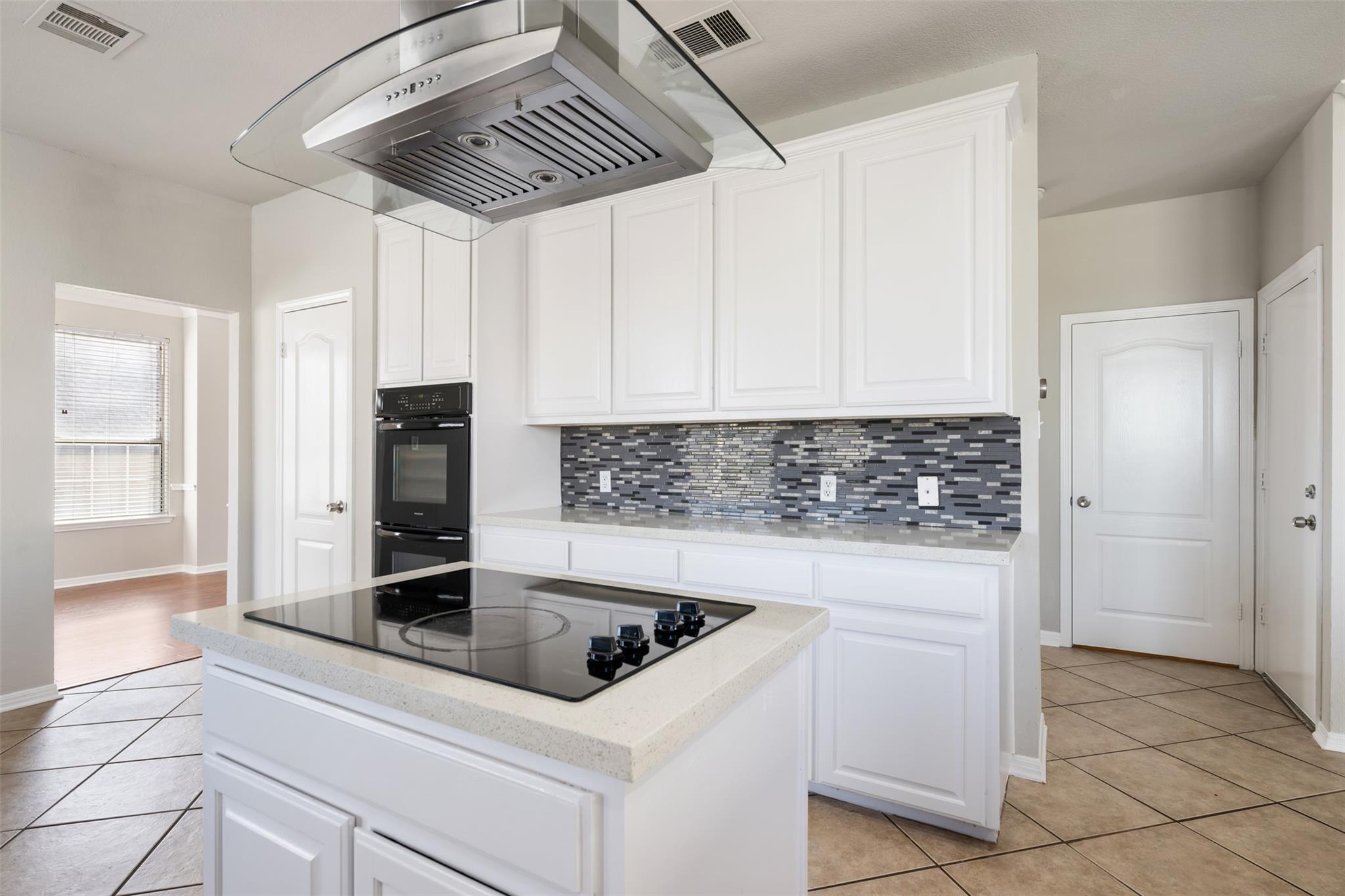 3893 Royal Troon Dr, Round Rock, TX 78664