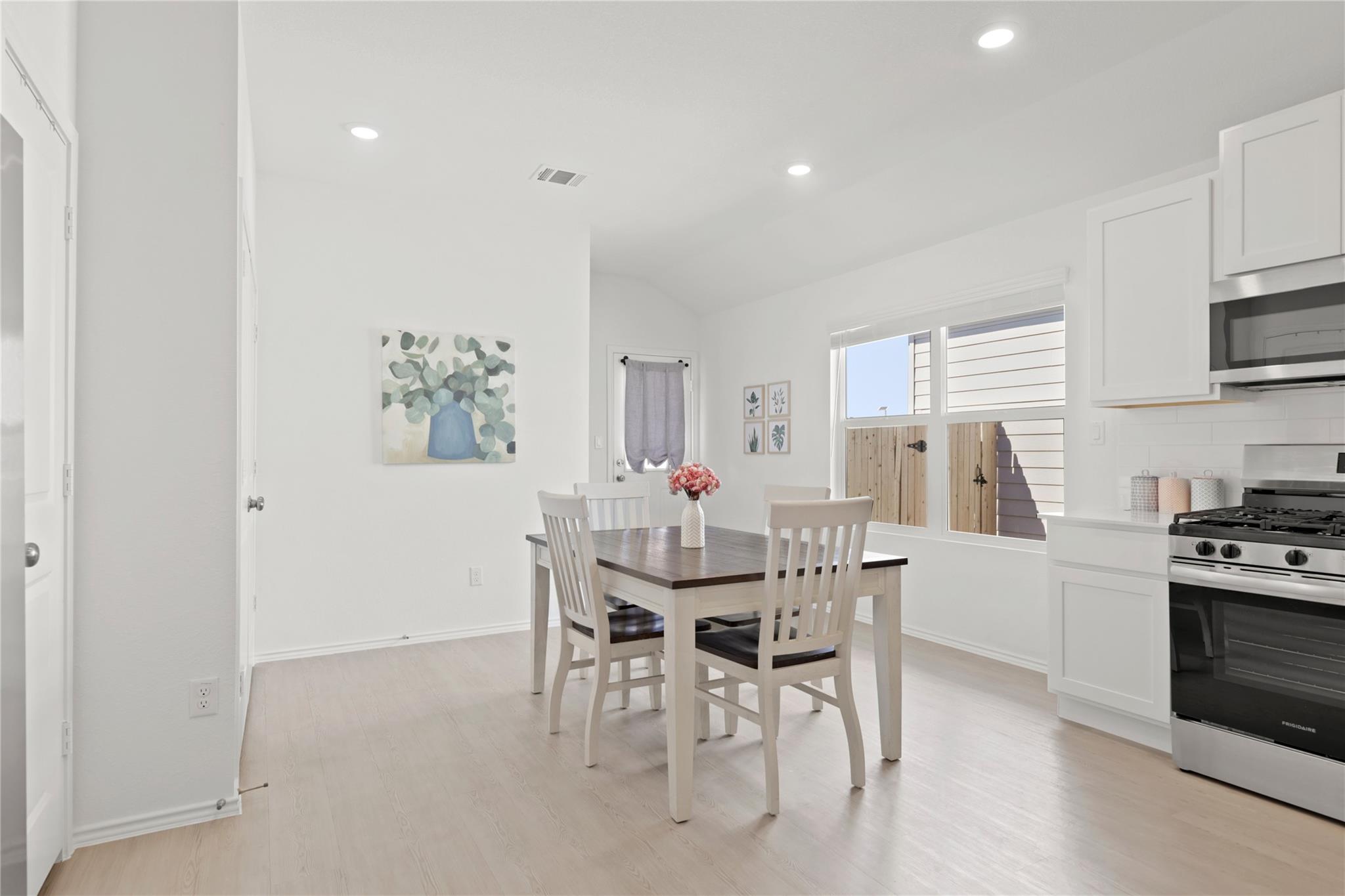 1073 Soapstone Pass, Maxwell, TX 78656