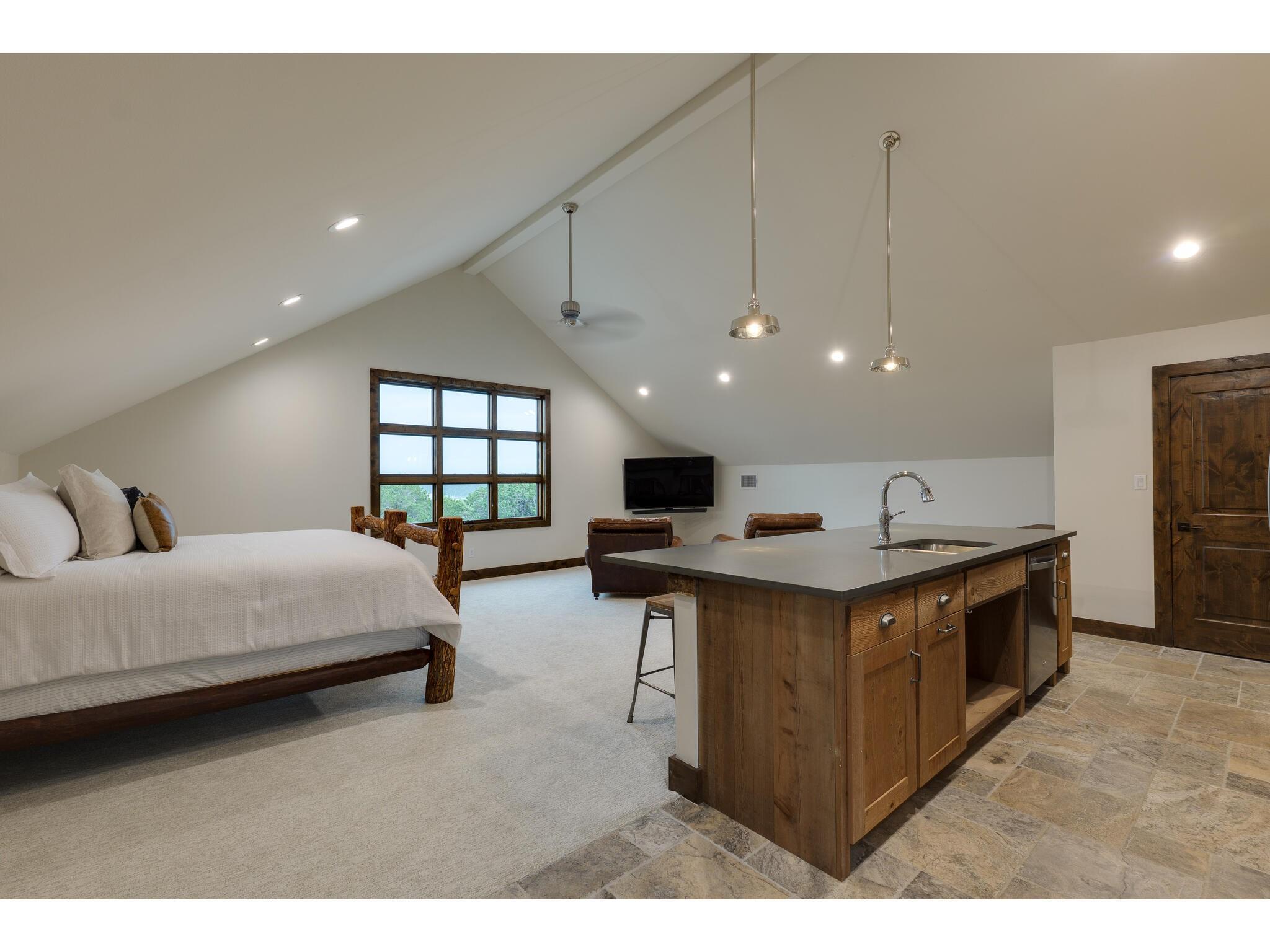 19604 Flying J Blvd, Spicewood, TX 78669