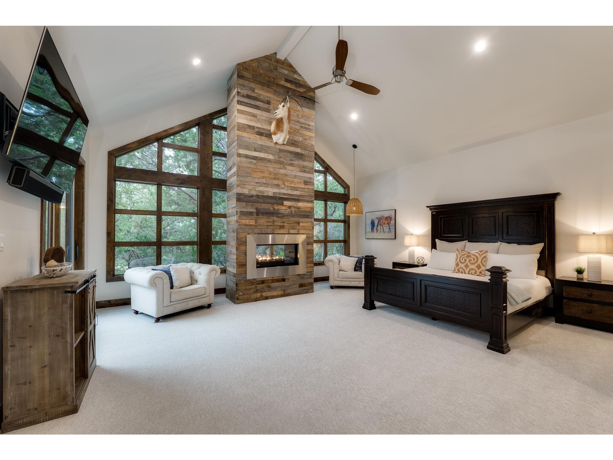 19604 Flying J Blvd, Spicewood, TX 78669