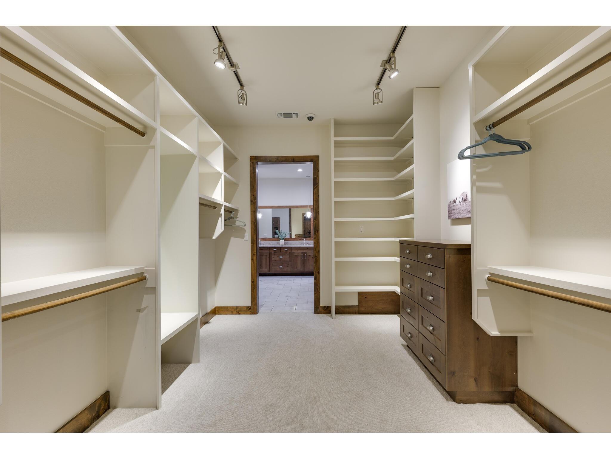 19604 Flying J Blvd, Spicewood, TX 78669