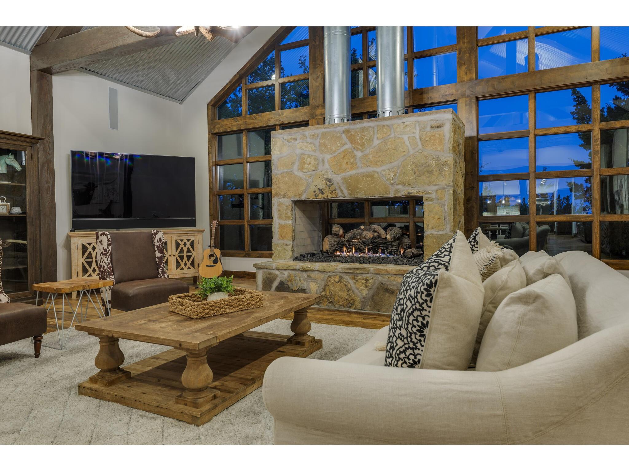 19604 Flying J Blvd, Spicewood, TX 78669