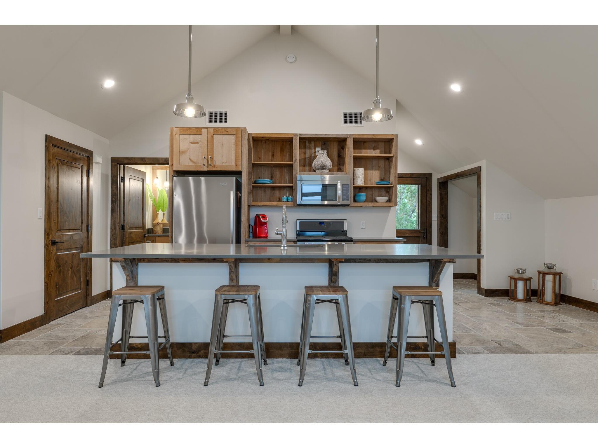 19604 Flying J Blvd, Spicewood, TX 78669