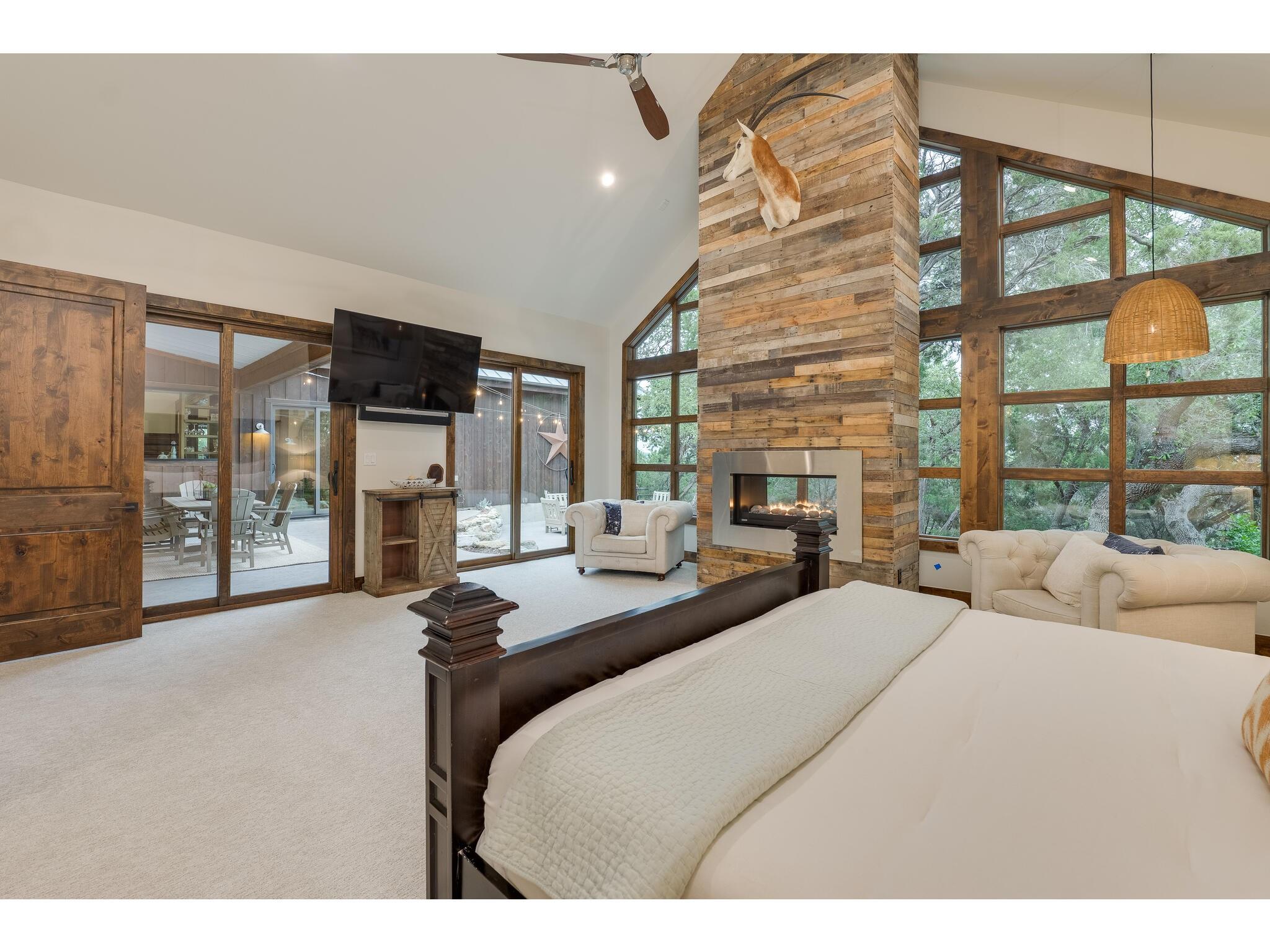 19604 Flying J Blvd, Spicewood, TX 78669