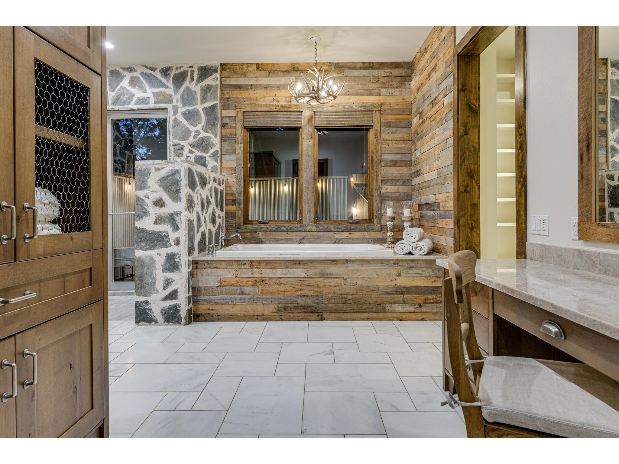 19604 Flying J Blvd, Spicewood, TX 78669