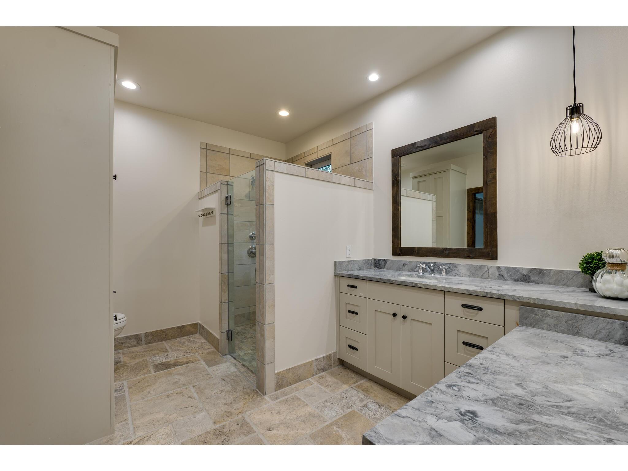 19604 Flying J Blvd, Spicewood, TX 78669