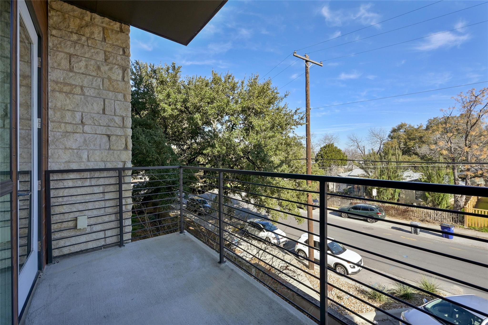 207 W Johanna St # 201, Austin, TX 78704
