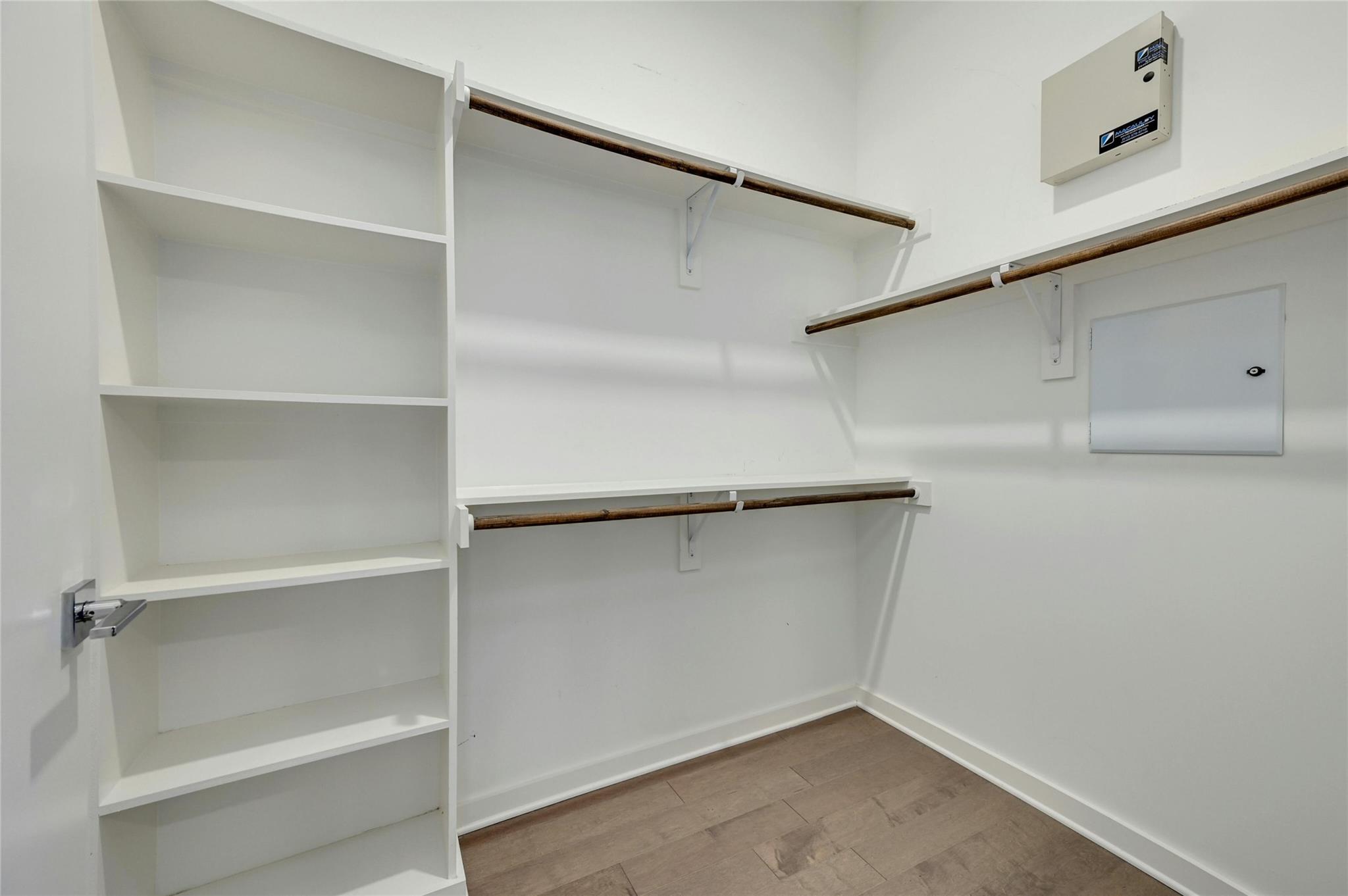 207 W Johanna St # 201, Austin, TX 78704