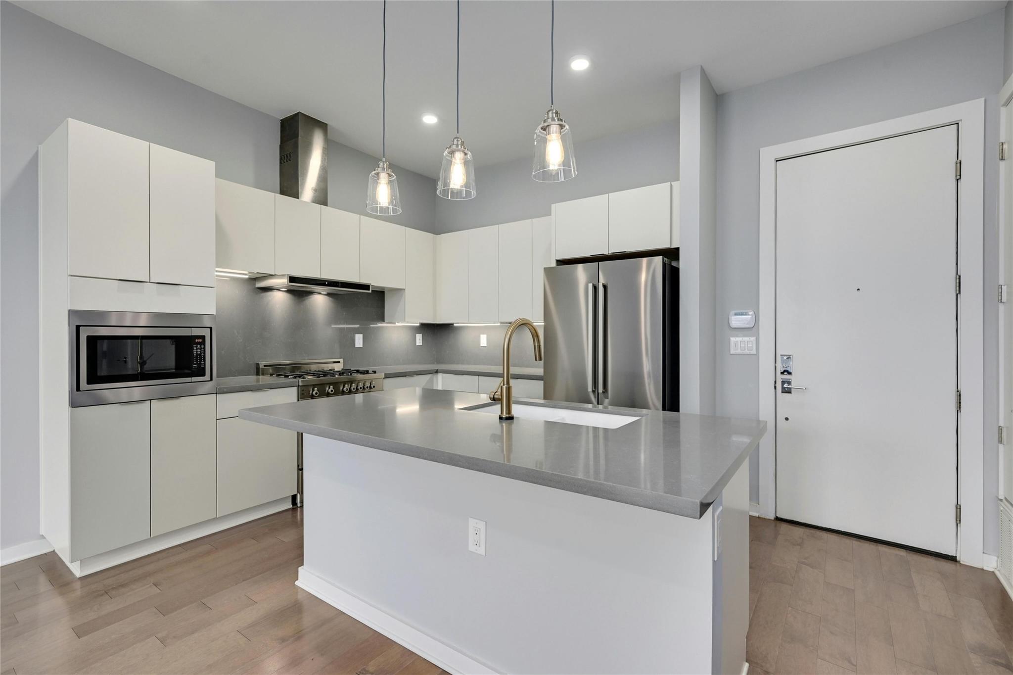 207 W Johanna St # 201, Austin, TX 78704