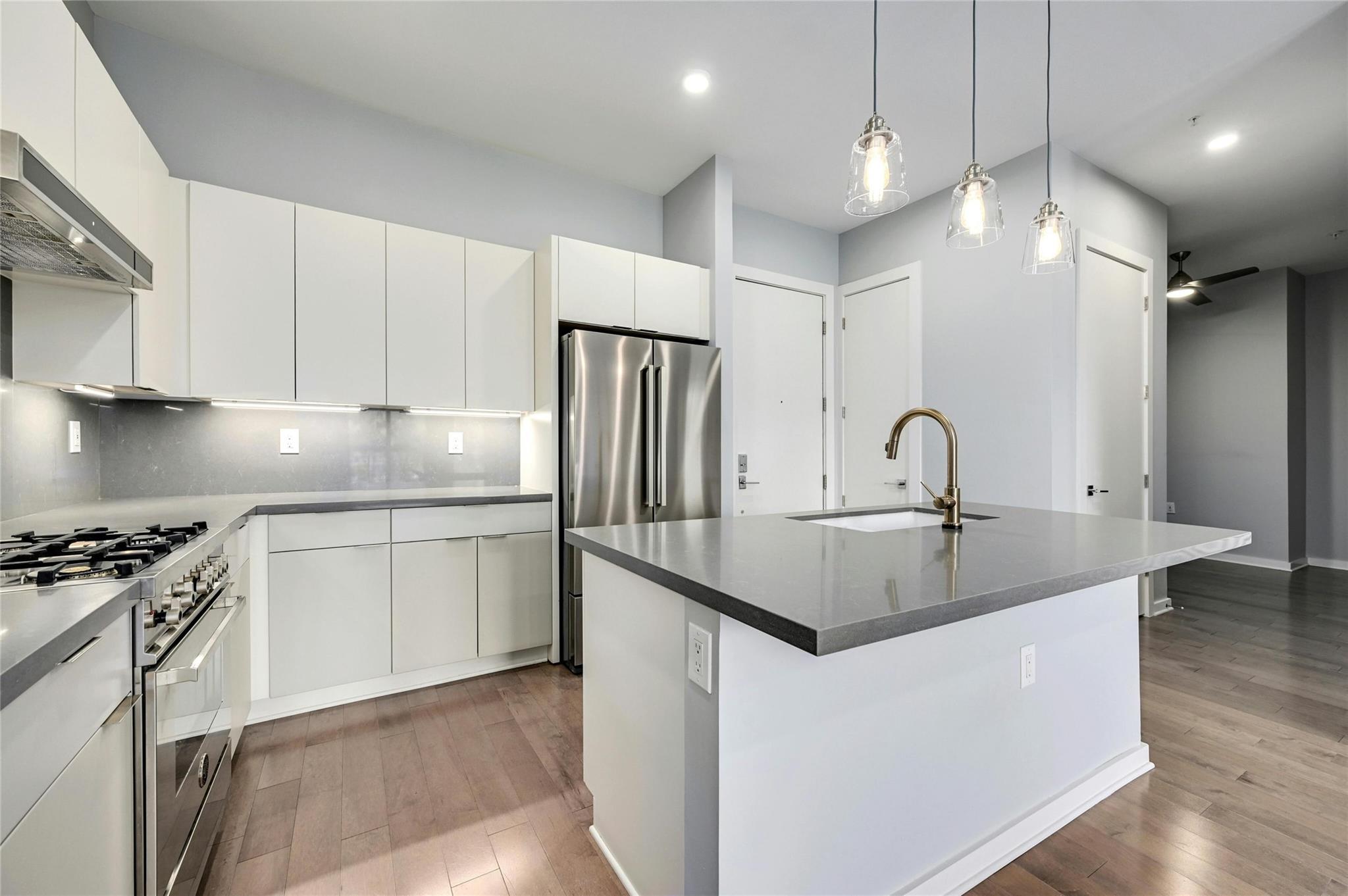 207 W Johanna St # 201, Austin, TX 78704