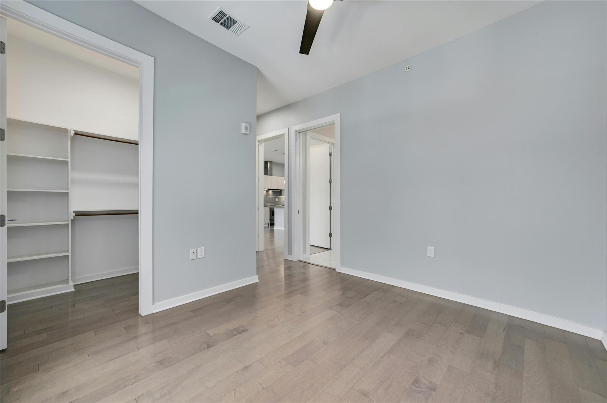 207 W Johanna St # 201, Austin, TX 78704