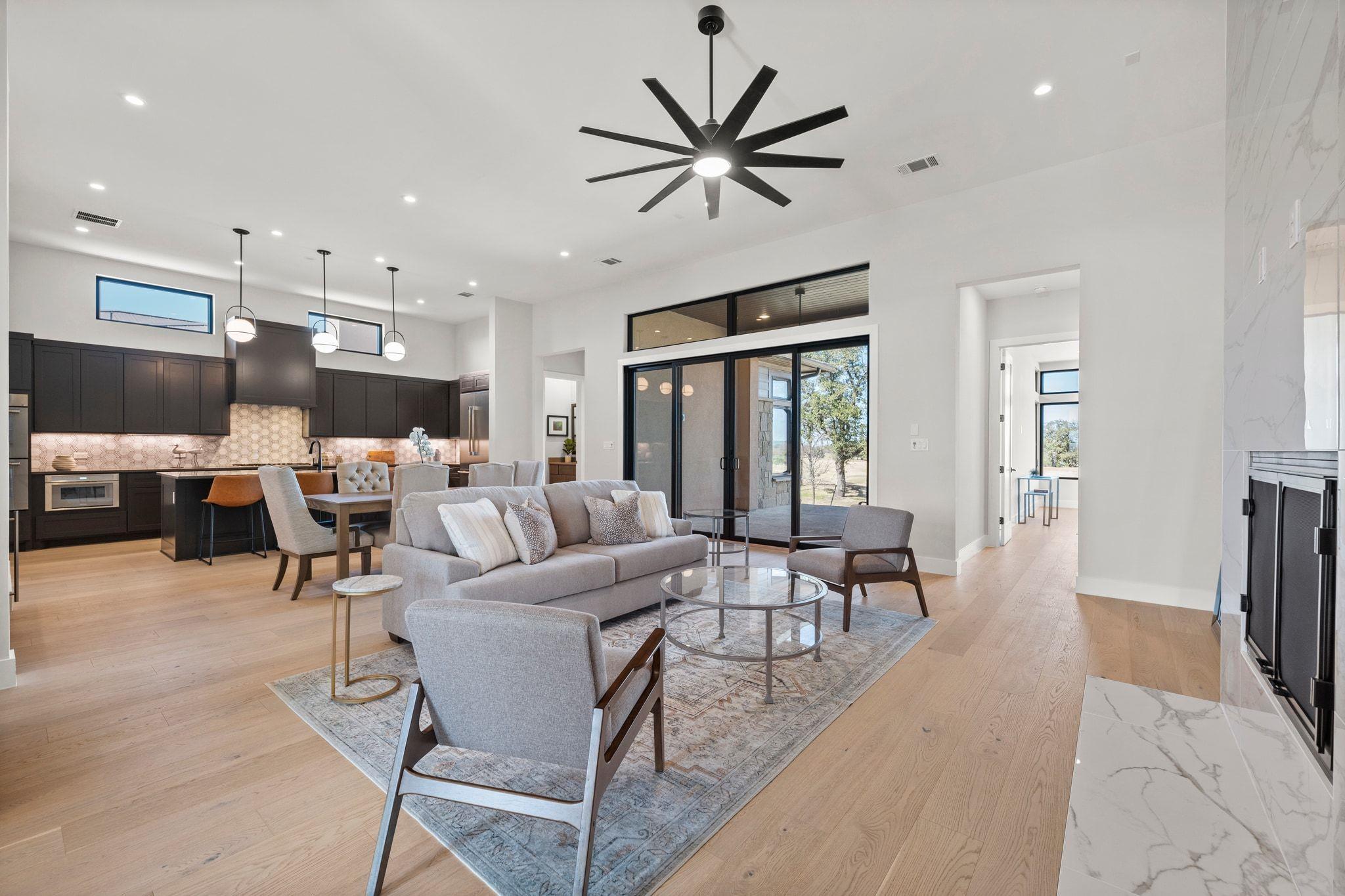 2308 KAHALA SUNSET Dr, Spicewood, TX 78669