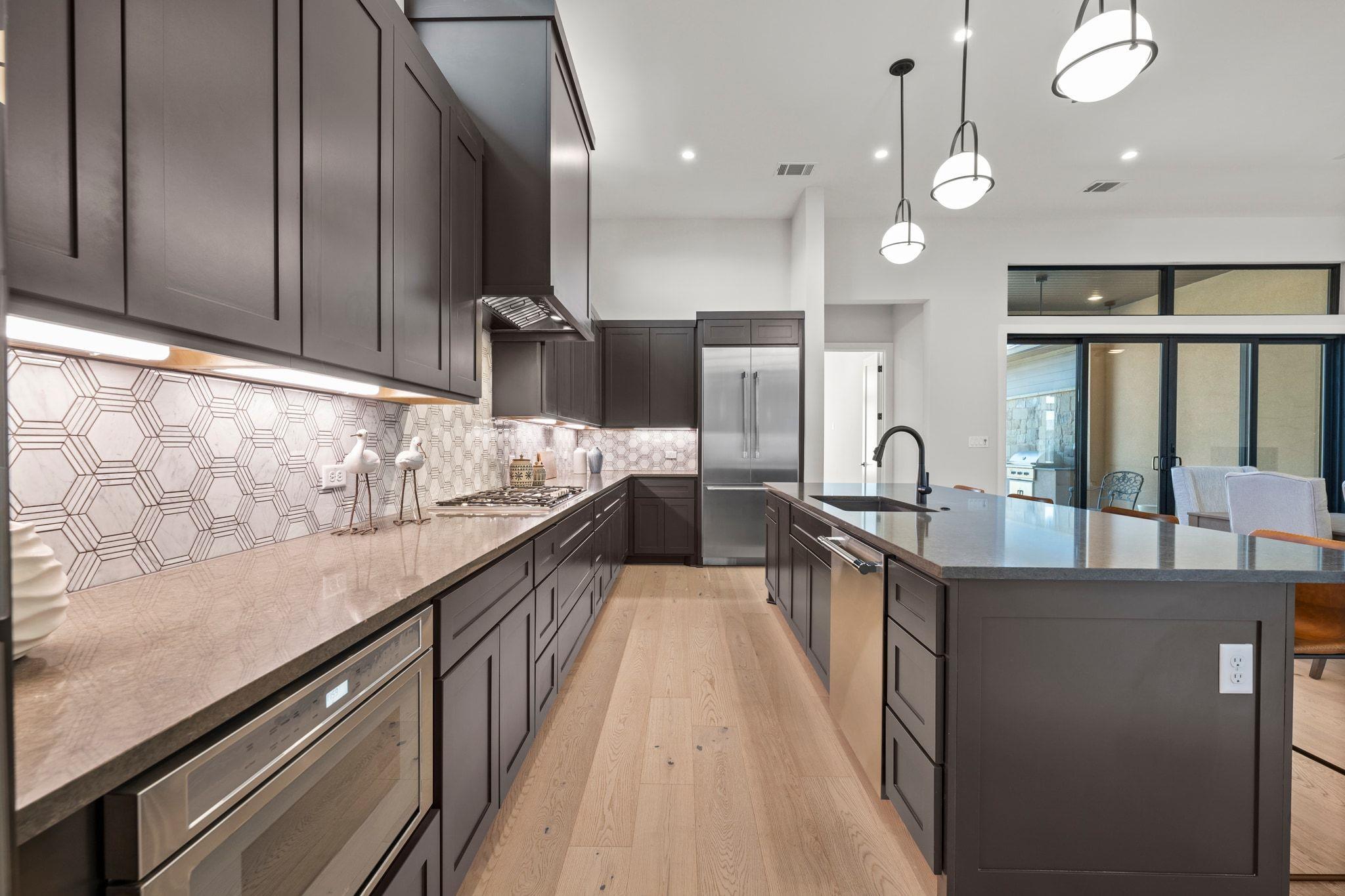 2308 KAHALA SUNSET Dr, Spicewood, TX 78669