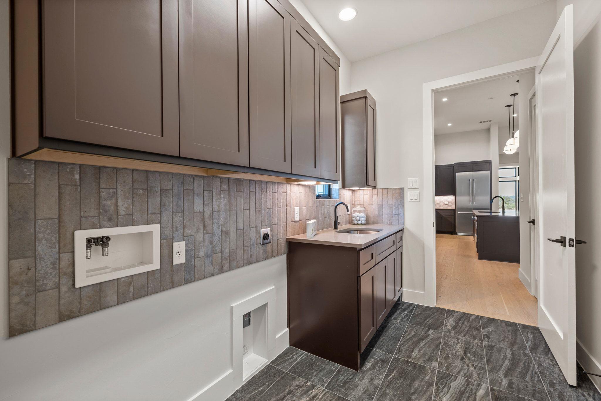 2308 KAHALA SUNSET Dr, Spicewood, TX 78669