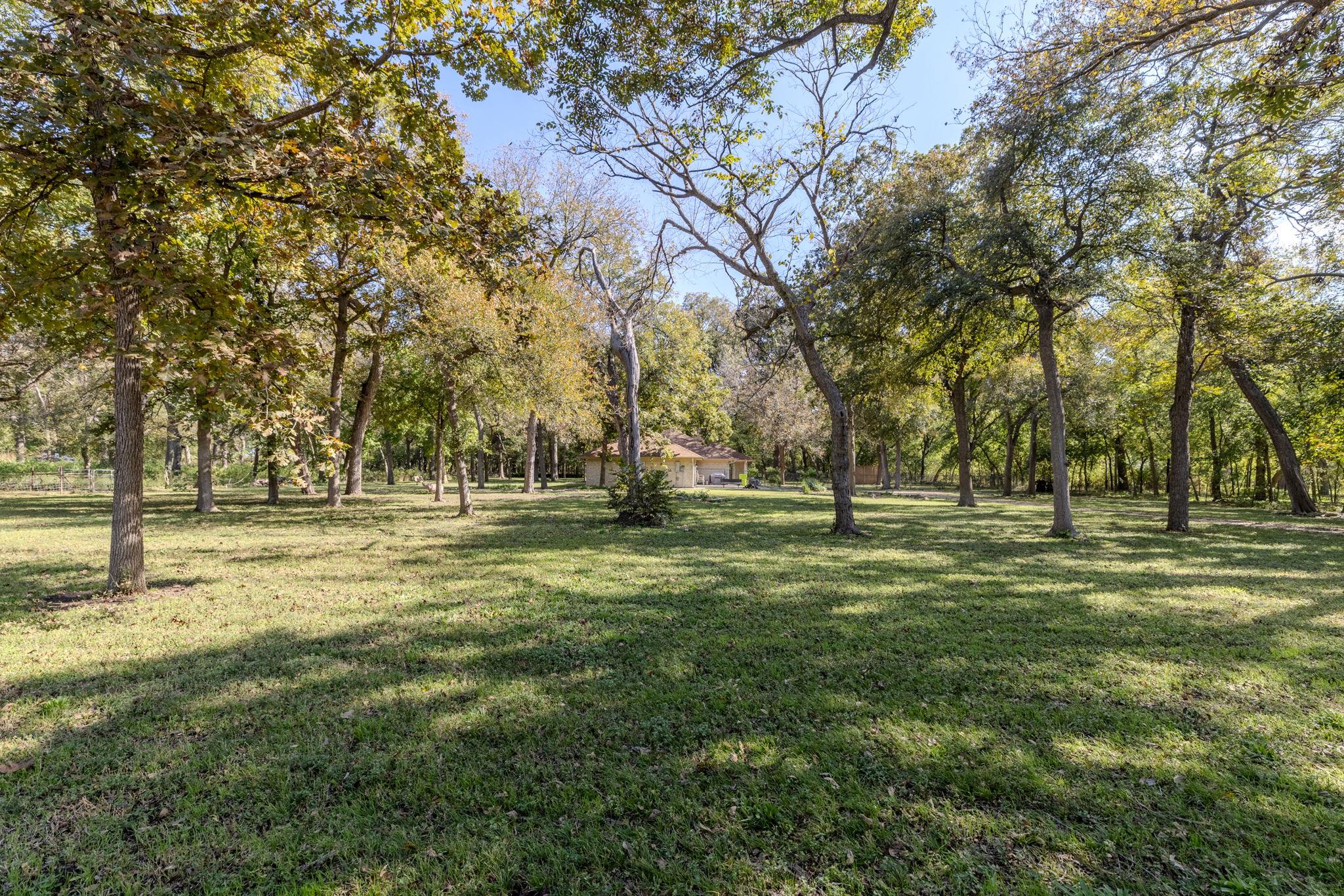 75 County Road 129, Taylor, TX 76574