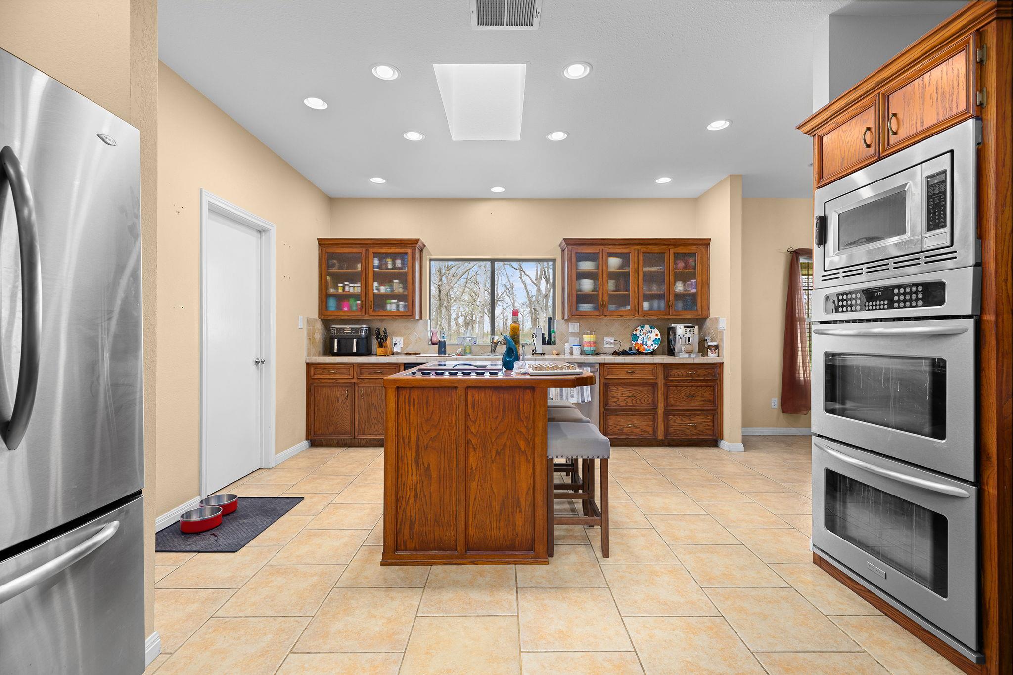 75 County Road 129, Taylor, TX 76574