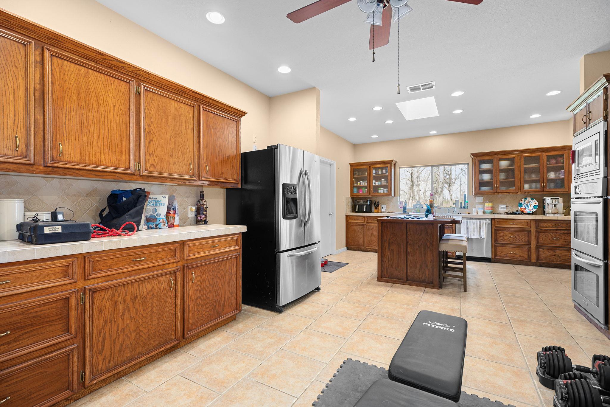 75 County Road 129, Taylor, TX 76574