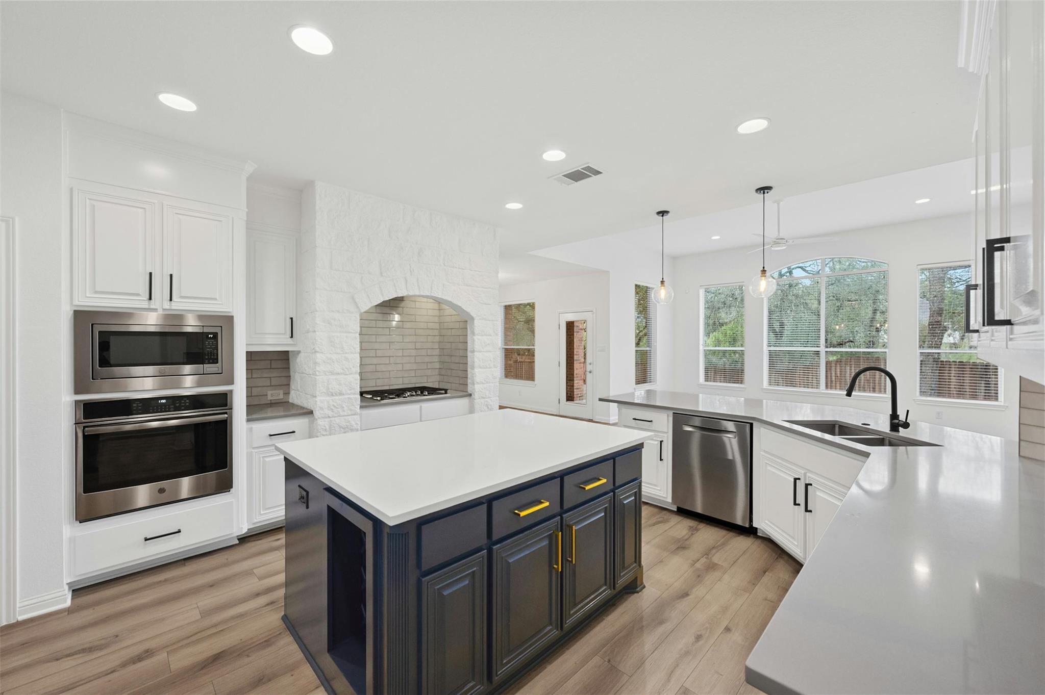 10733 Maelin Dr, Austin, TX 78739