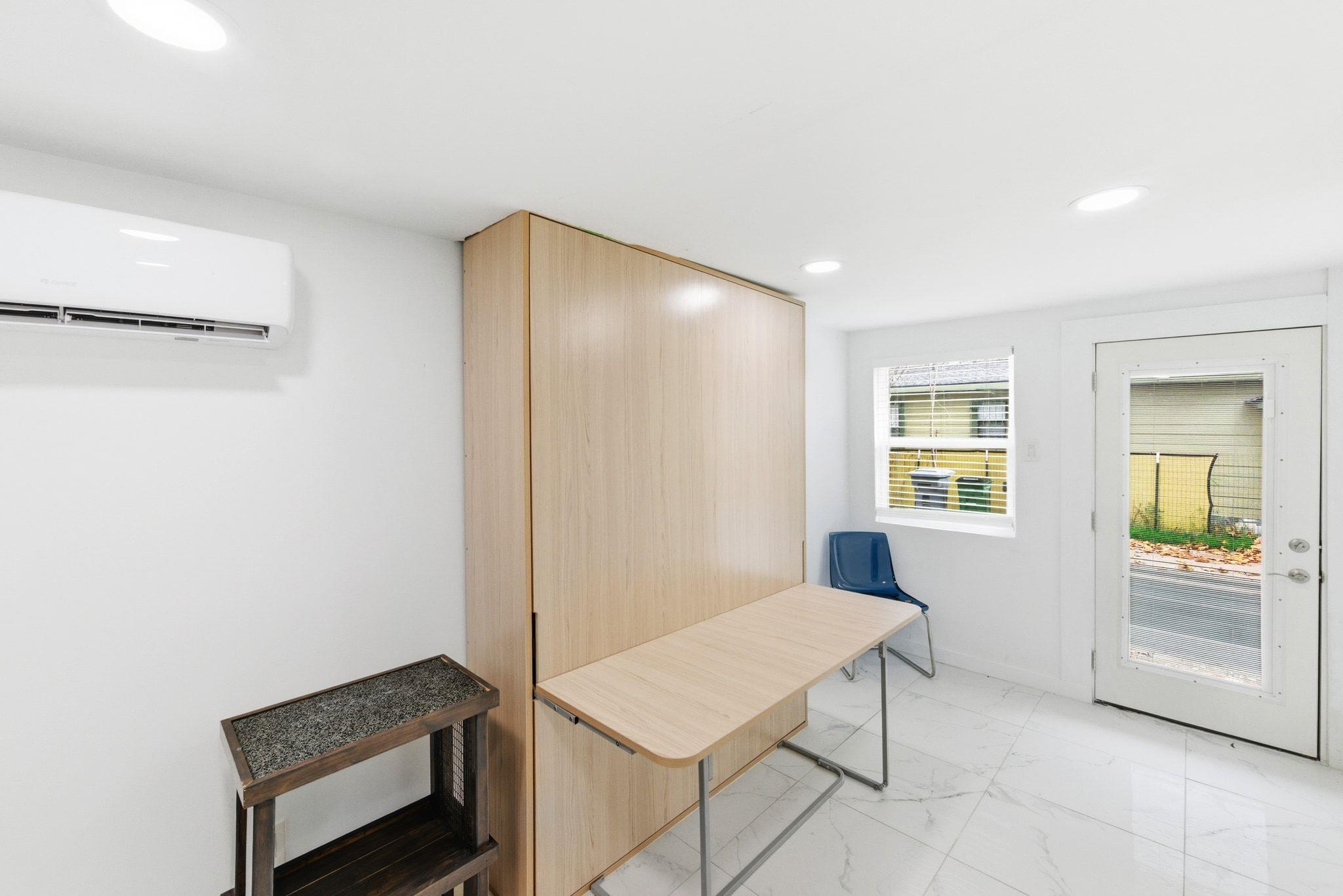 1706 Riverview St # A, Austin, TX 78702