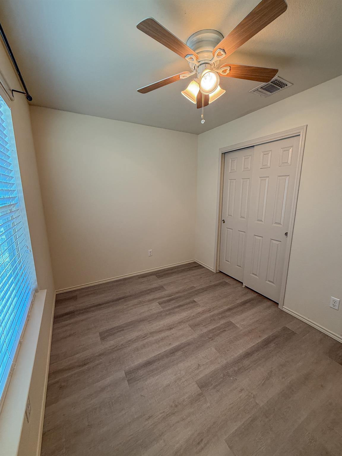 412 Azurite Dr, Jarrell, TX 76537