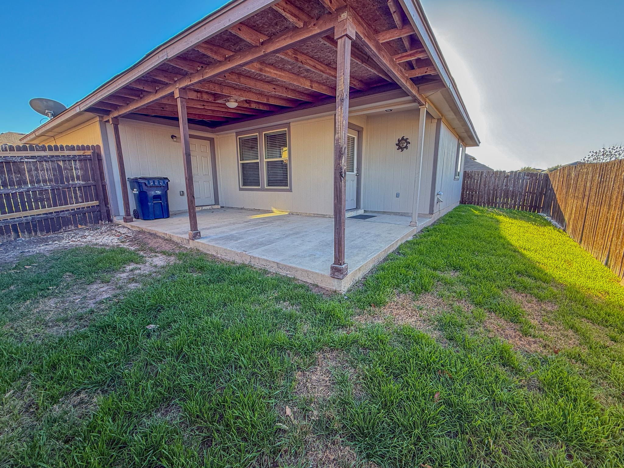 412 Azurite Dr, Jarrell, TX 76537