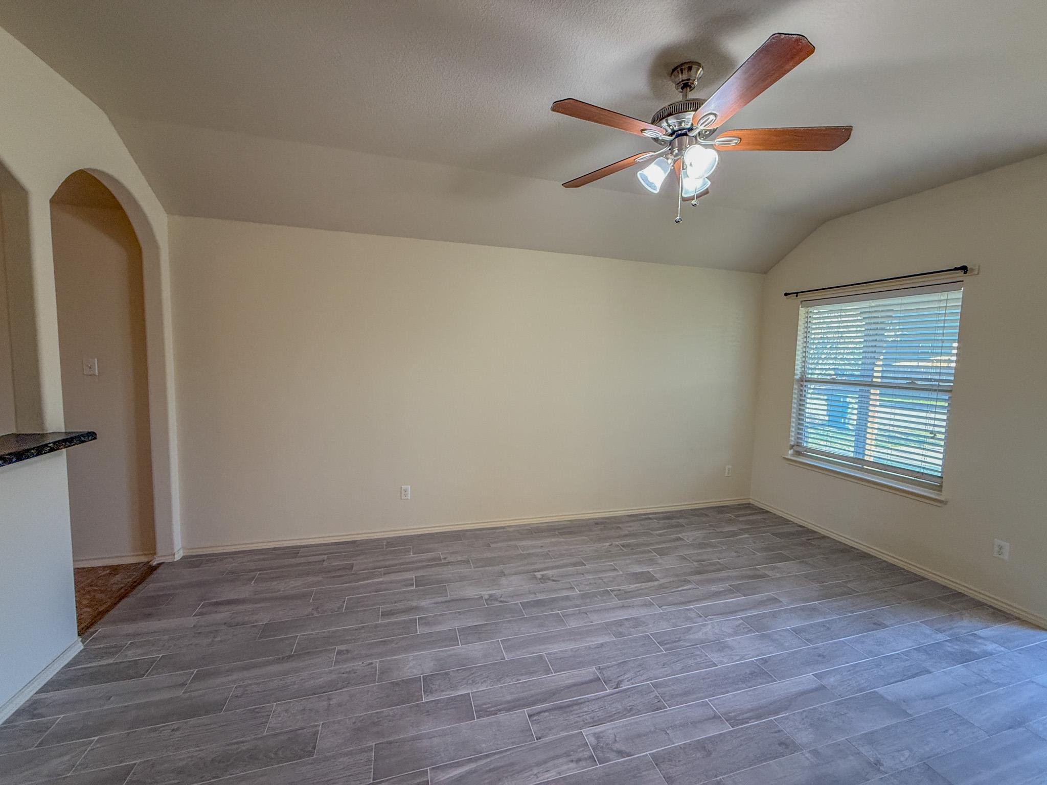 412 Azurite Dr, Jarrell, TX 76537