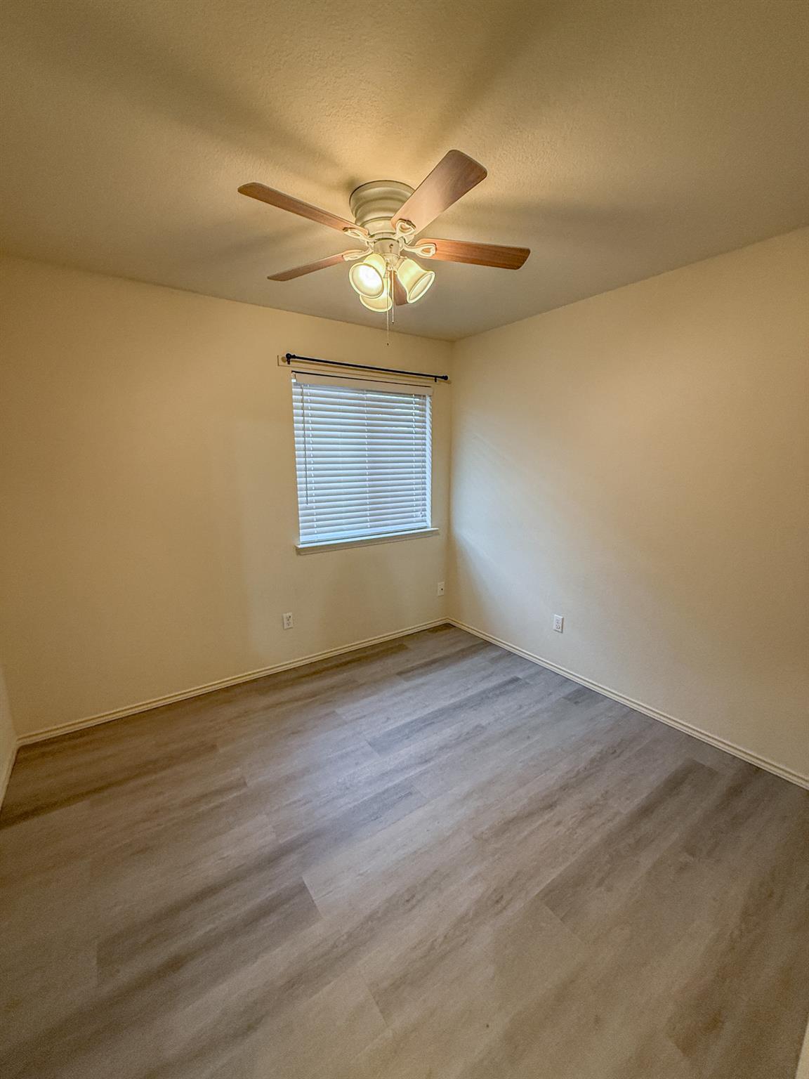 412 Azurite Dr, Jarrell, TX 76537