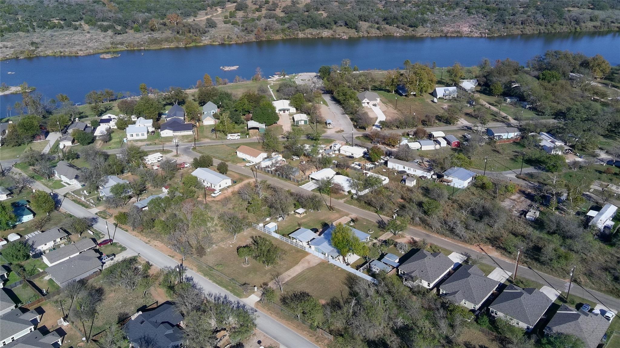 464 Fir Ln, Cottonwood Shores, TX 78657