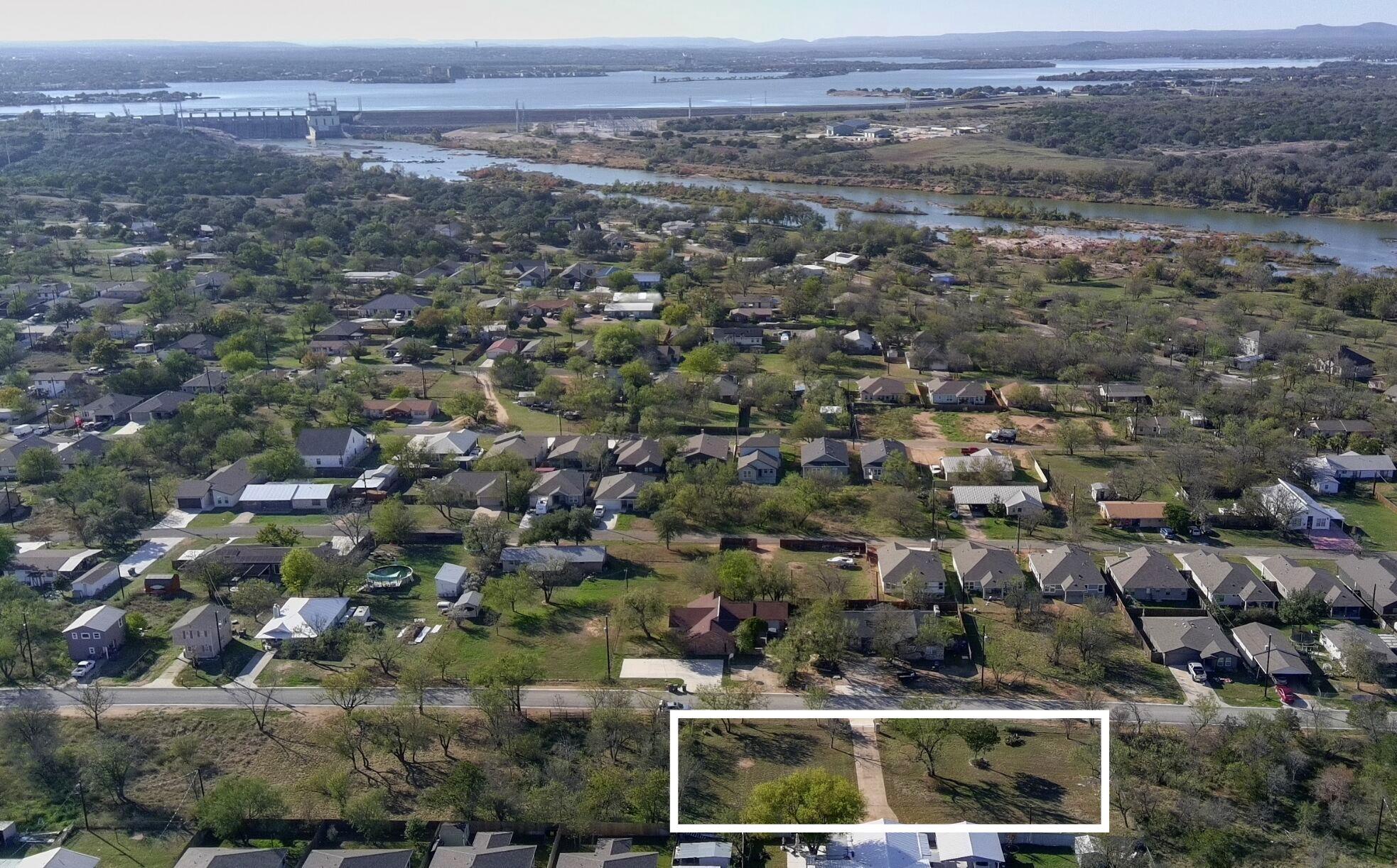 464 Fir Ln, Cottonwood Shores, TX 78657