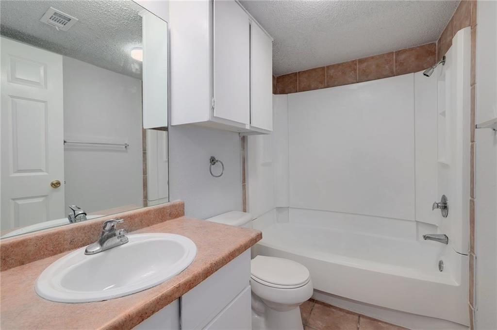 2401 Leon St # 201, Austin, TX 78705