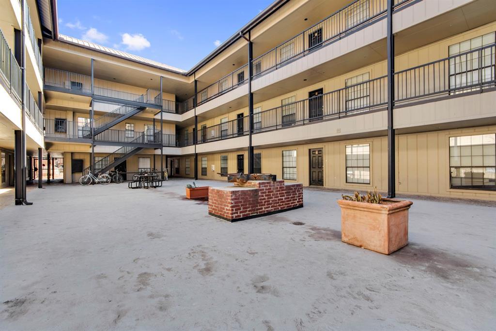 2401 Leon St # 201, Austin, TX 78705