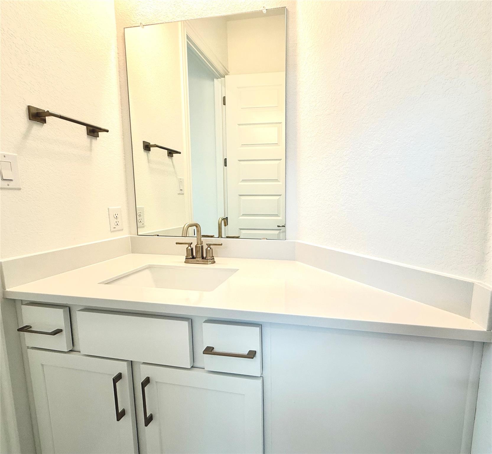 117 Royal Fern Rd, Hutto, TX 78634