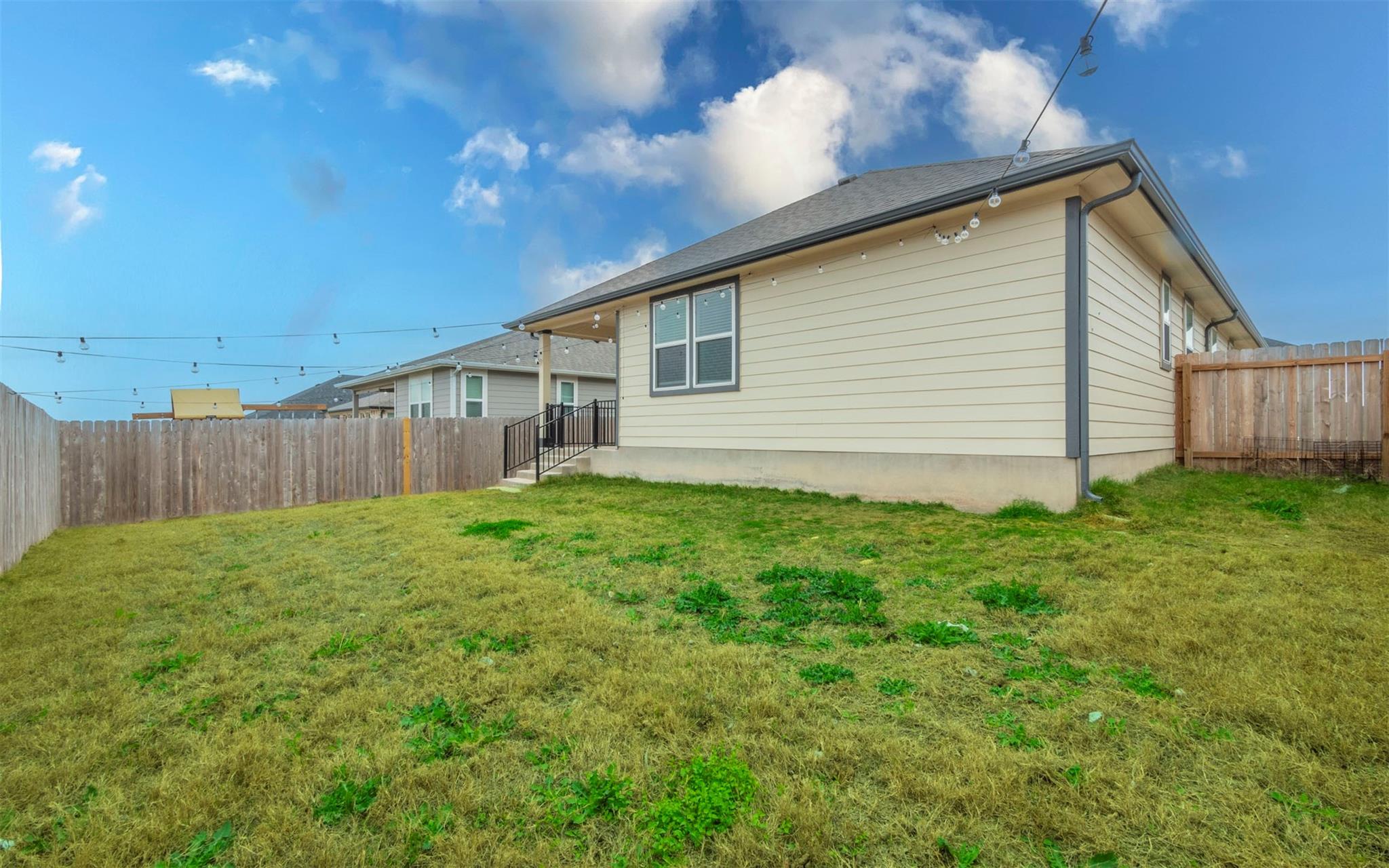 228 Citation Dr, Jarrell, TX 76537