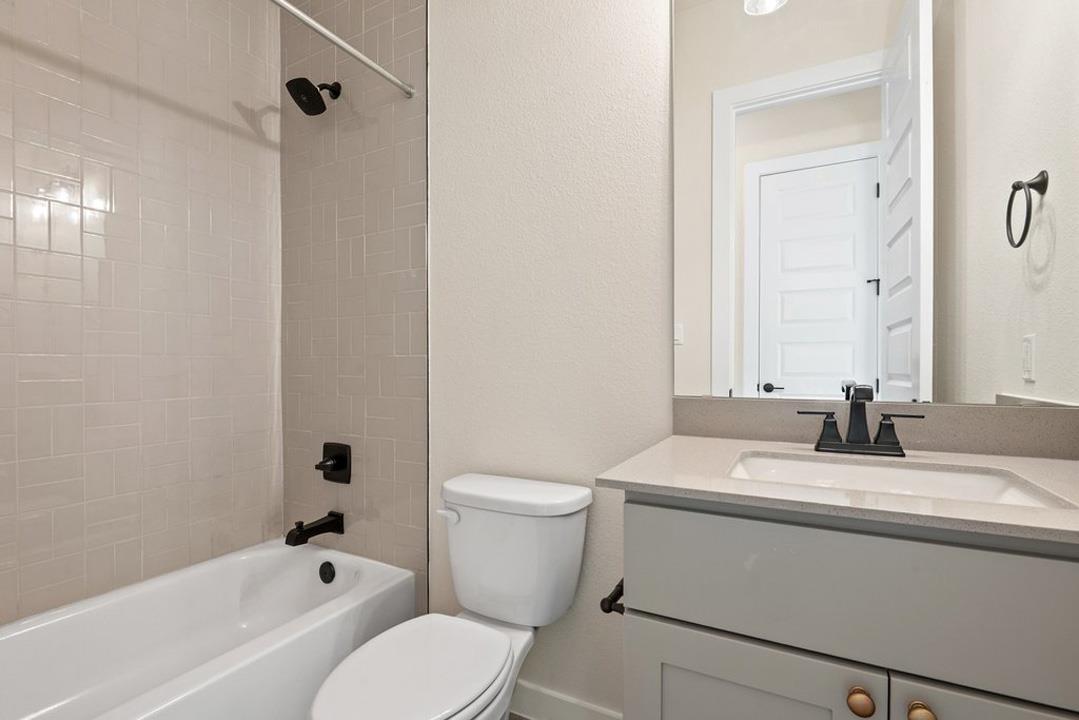 342 Heritage Forest Parkway, Dripping Springs, TX 78620