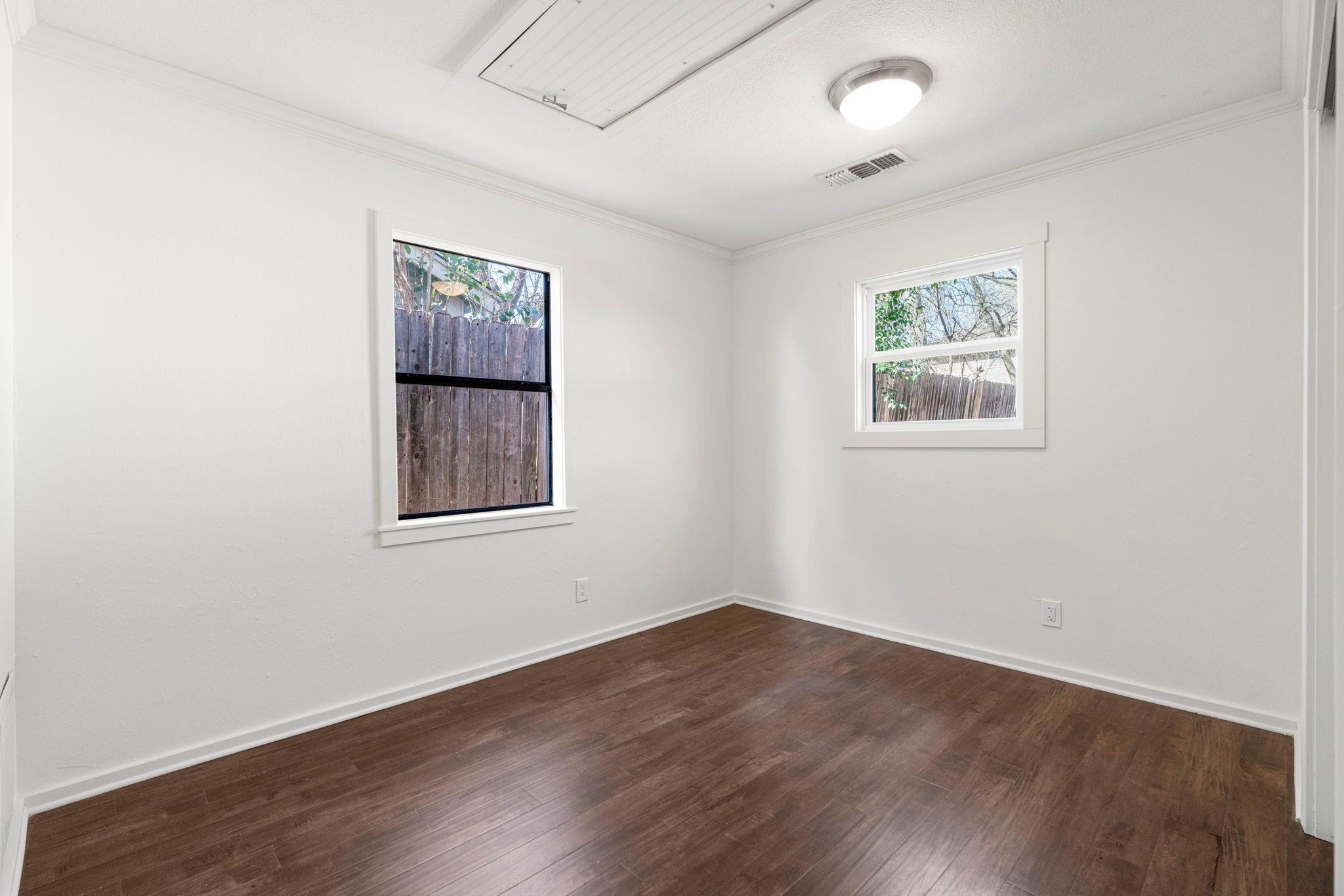 912 1/2 E 50th St, Austin, TX 78751