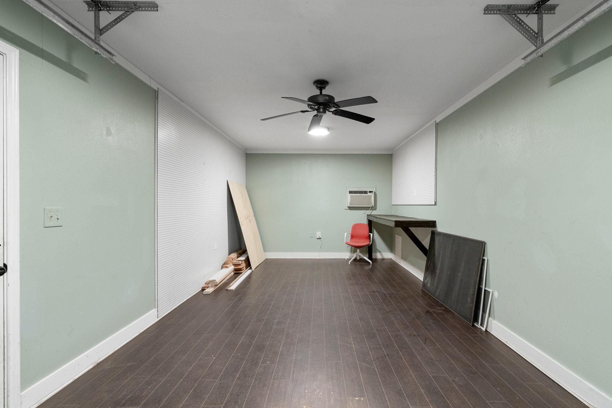 912 1/2 E 50th St, Austin, TX 78751