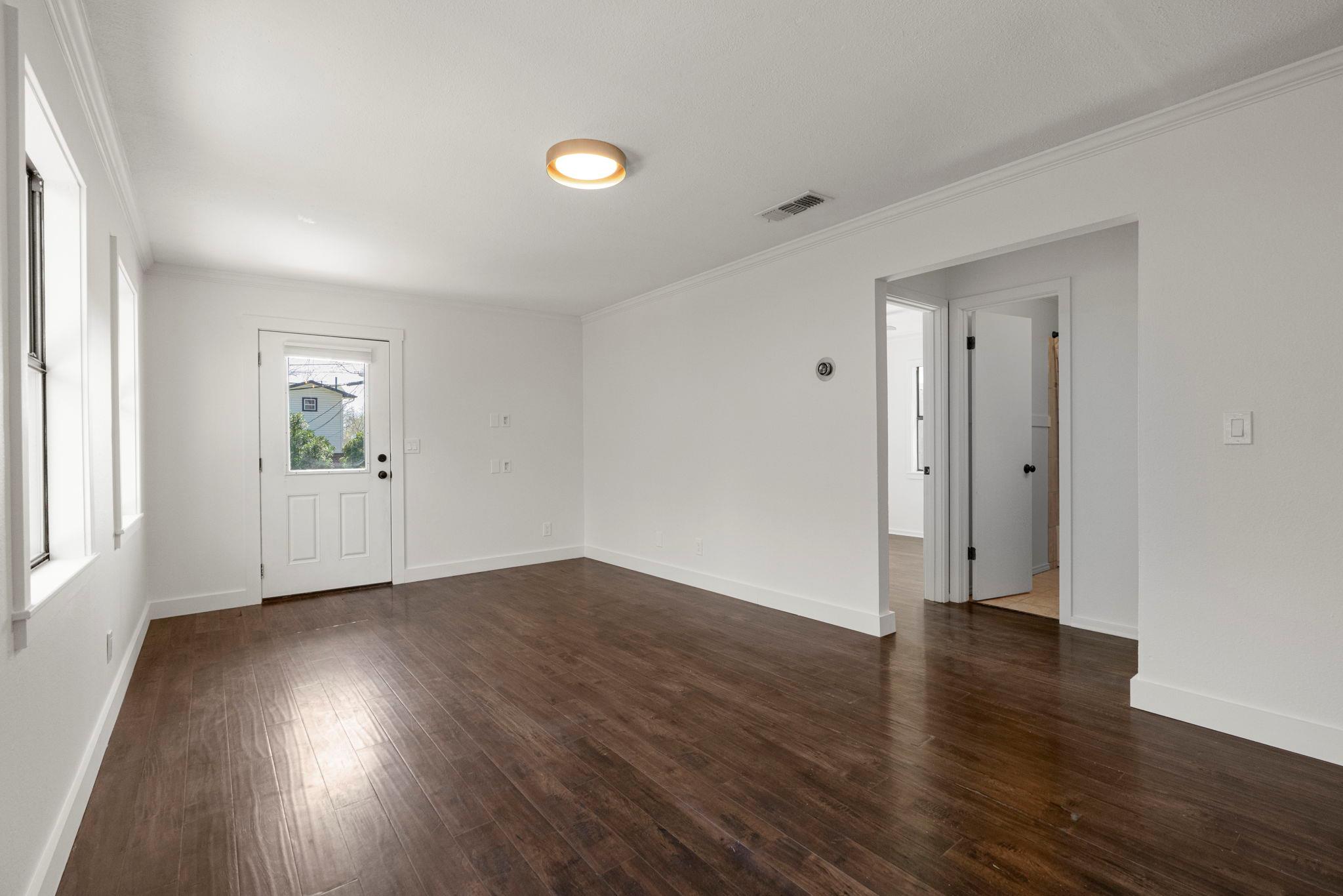 912 1/2 E 50th St, Austin, TX 78751