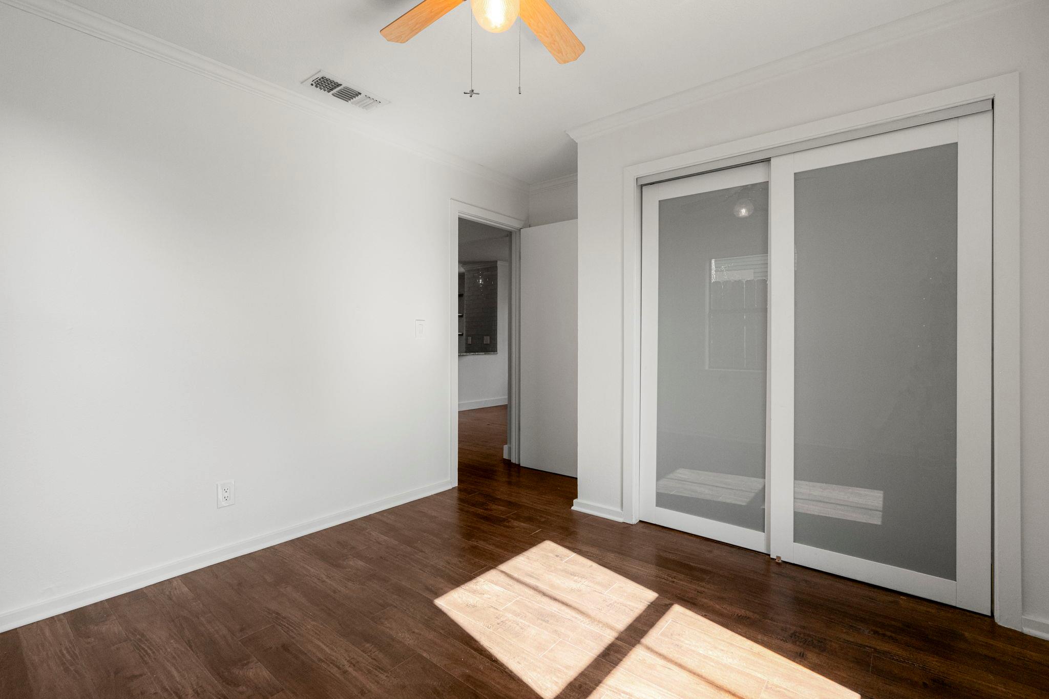 912 1/2 E 50th St, Austin, TX 78751