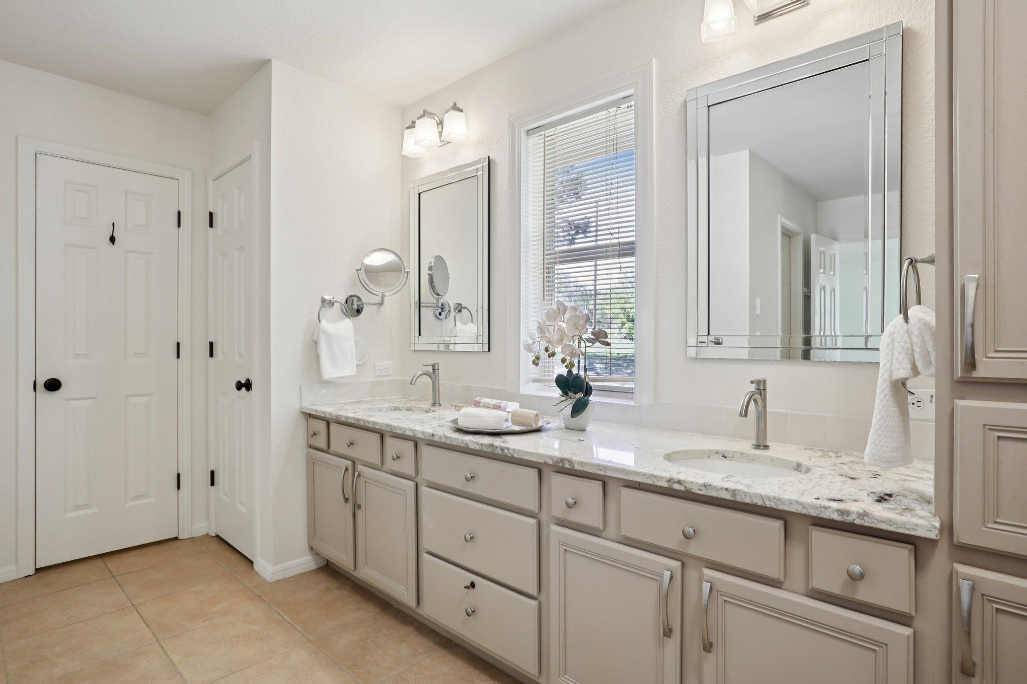 12216 Hanging Valley Dr, Austin, TX 78726