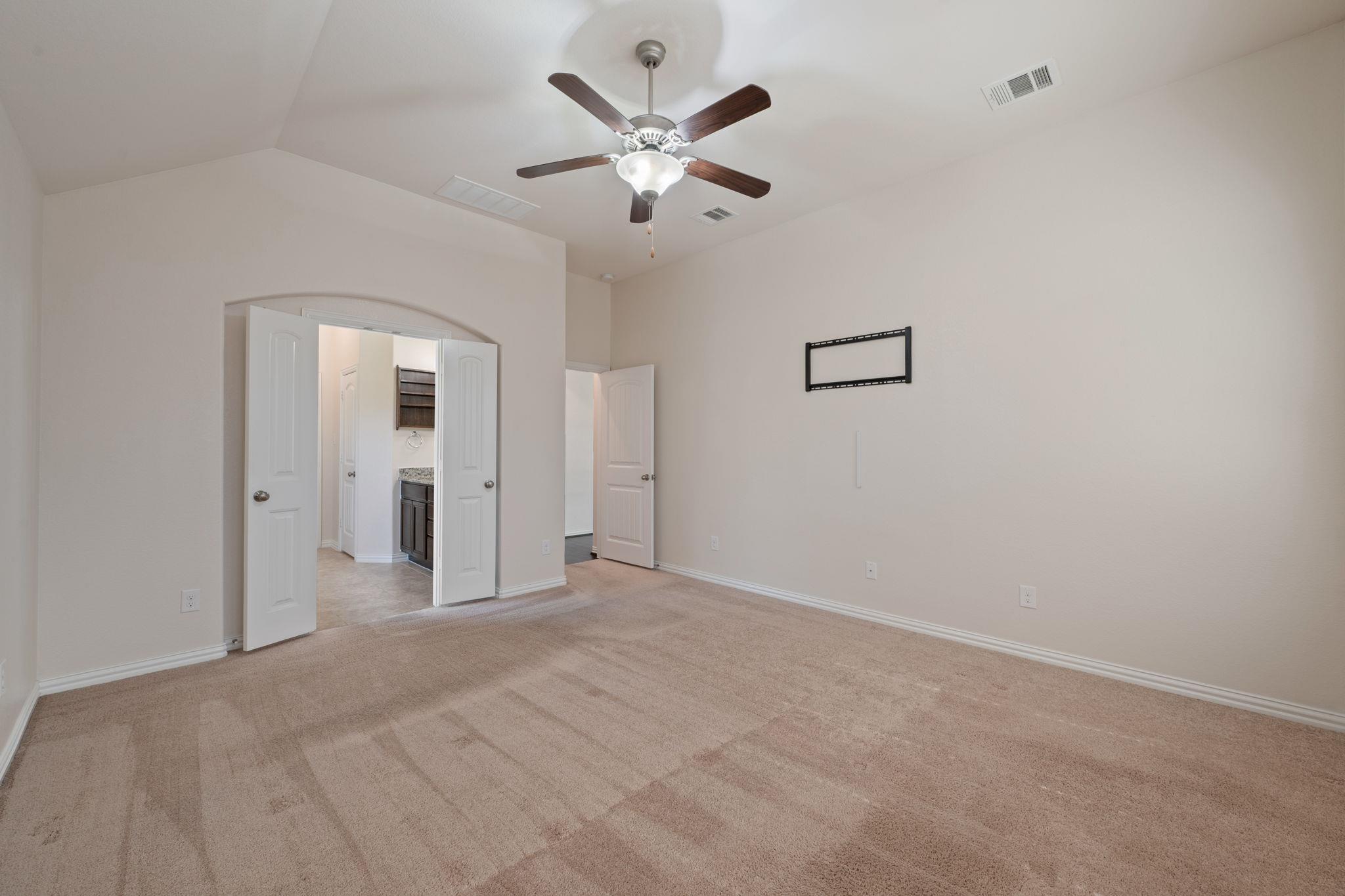 1024 Wolcott Dr, Leander, TX 78641