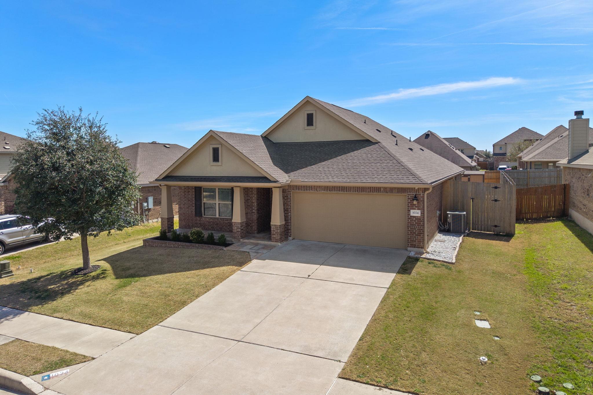 1024 Wolcott Dr, Leander, TX 78641