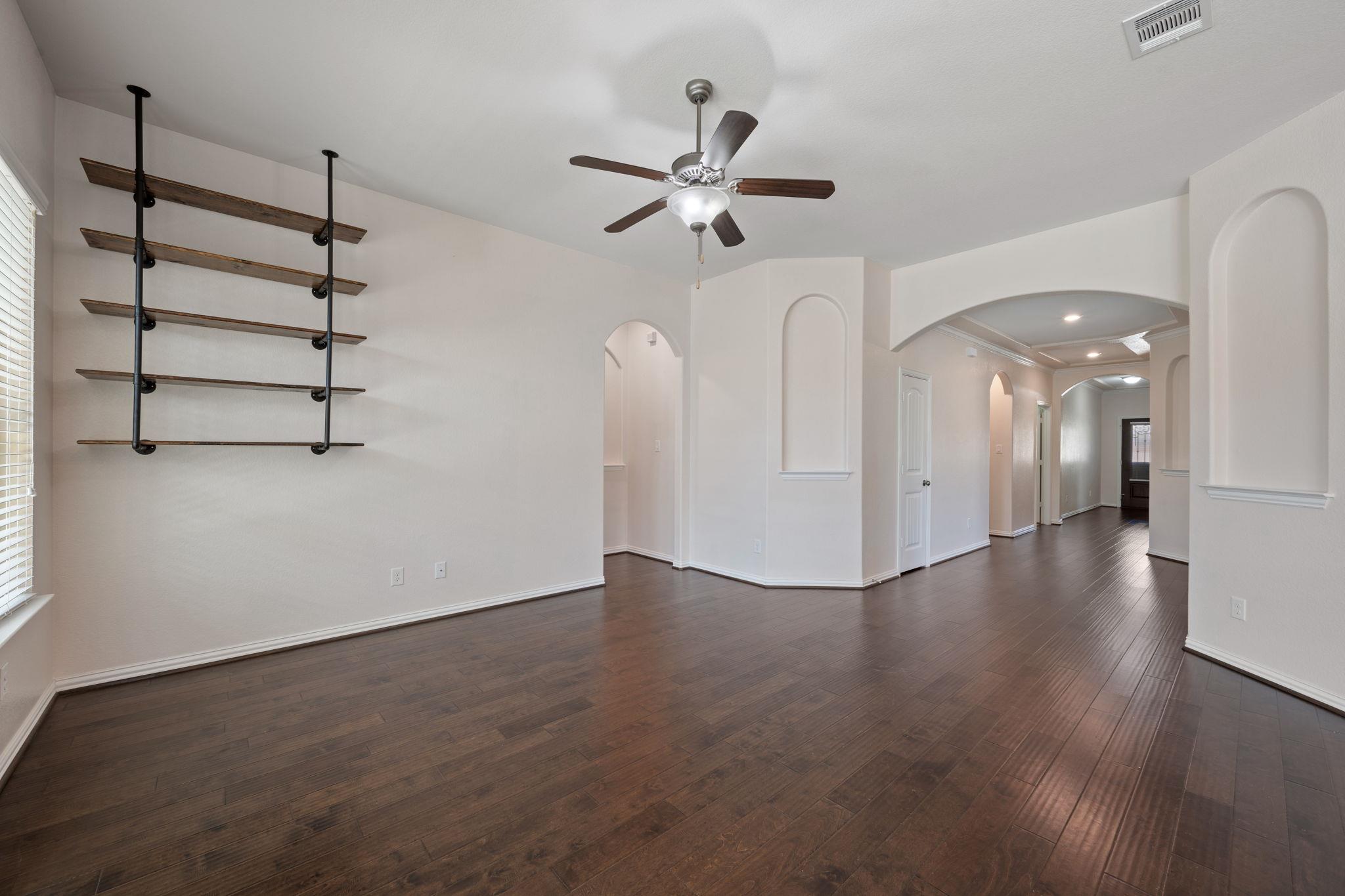 1024 Wolcott Dr, Leander, TX 78641