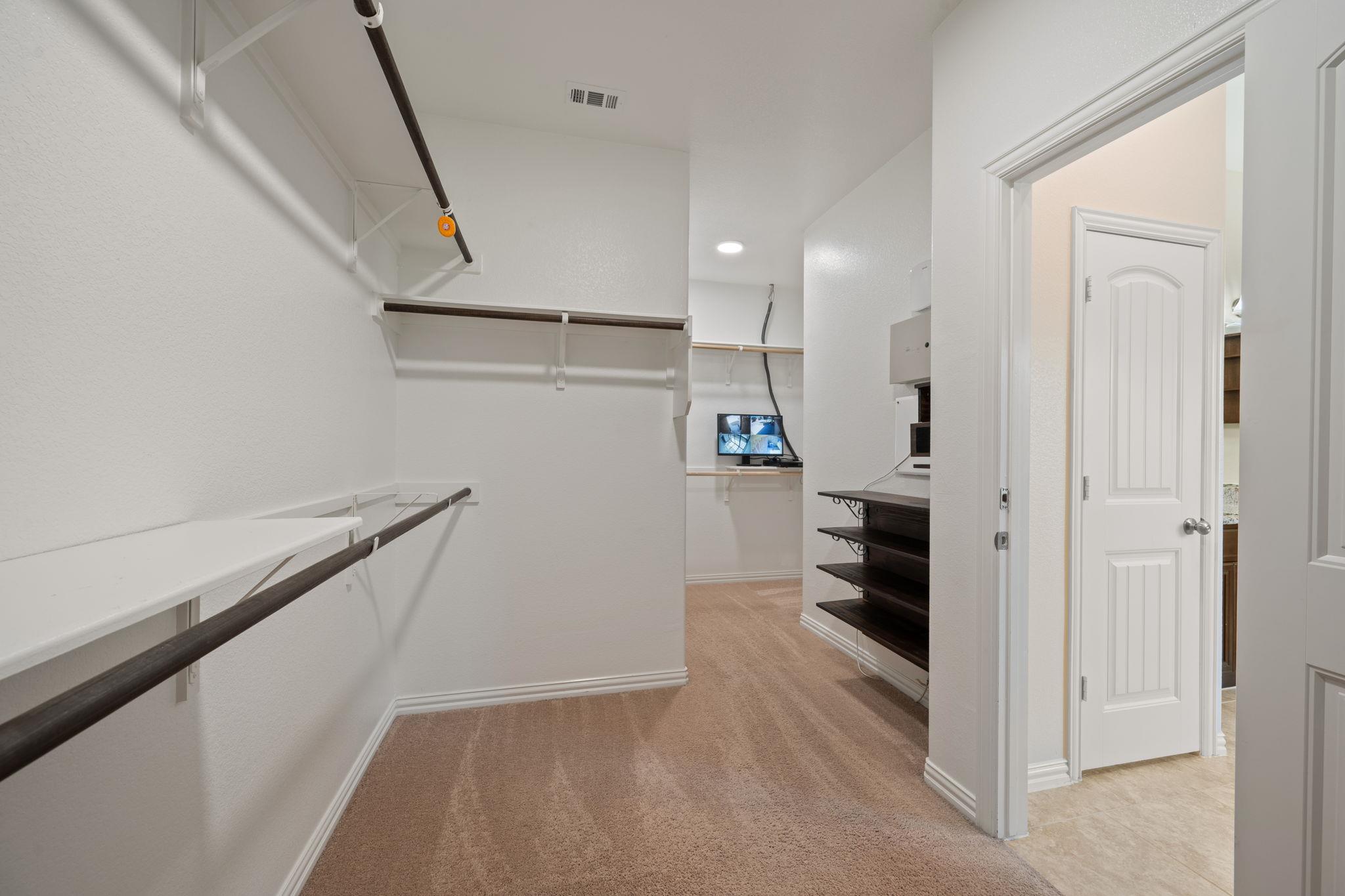 1024 Wolcott Dr, Leander, TX 78641