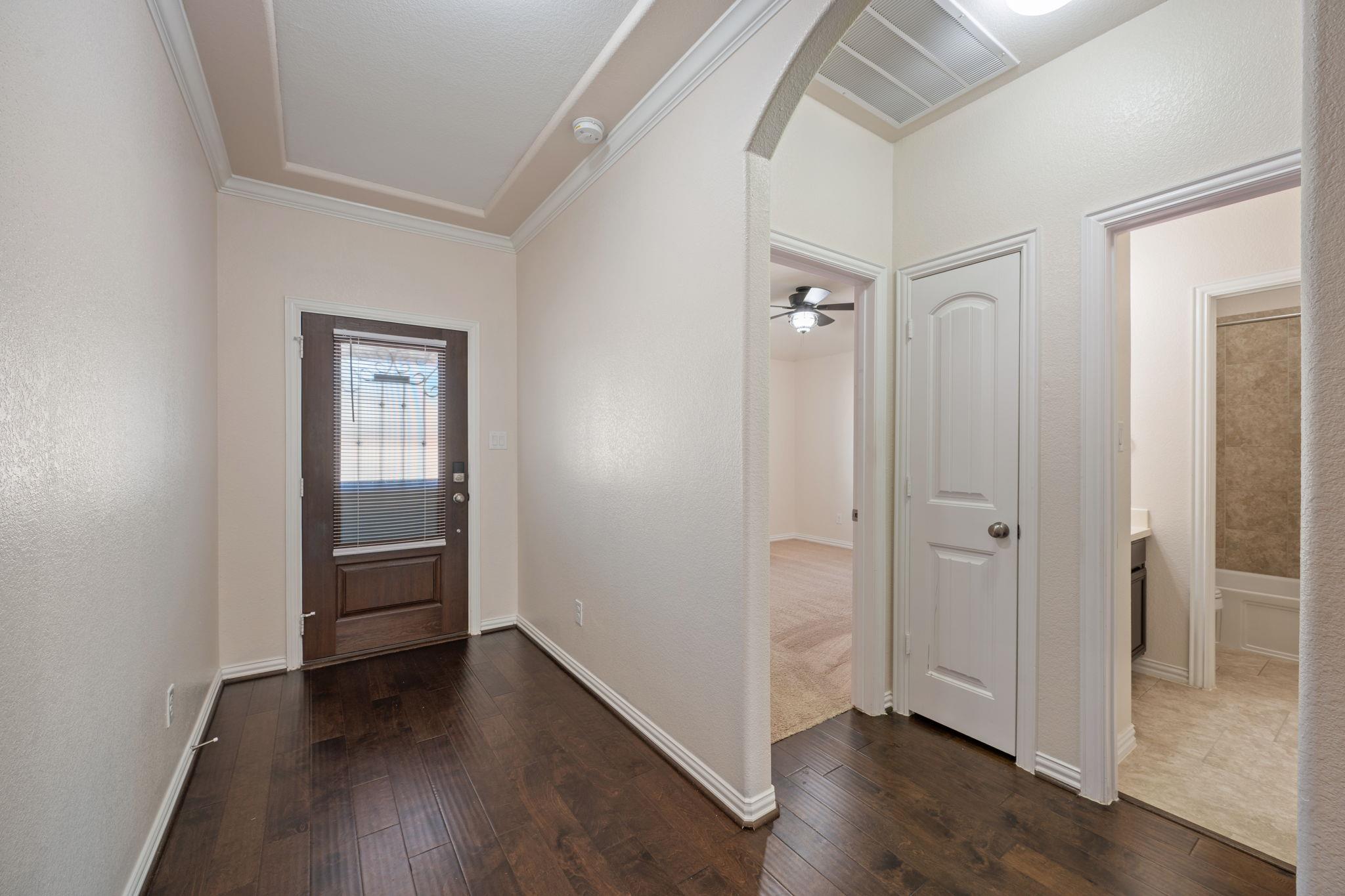 1024 Wolcott Dr, Leander, TX 78641