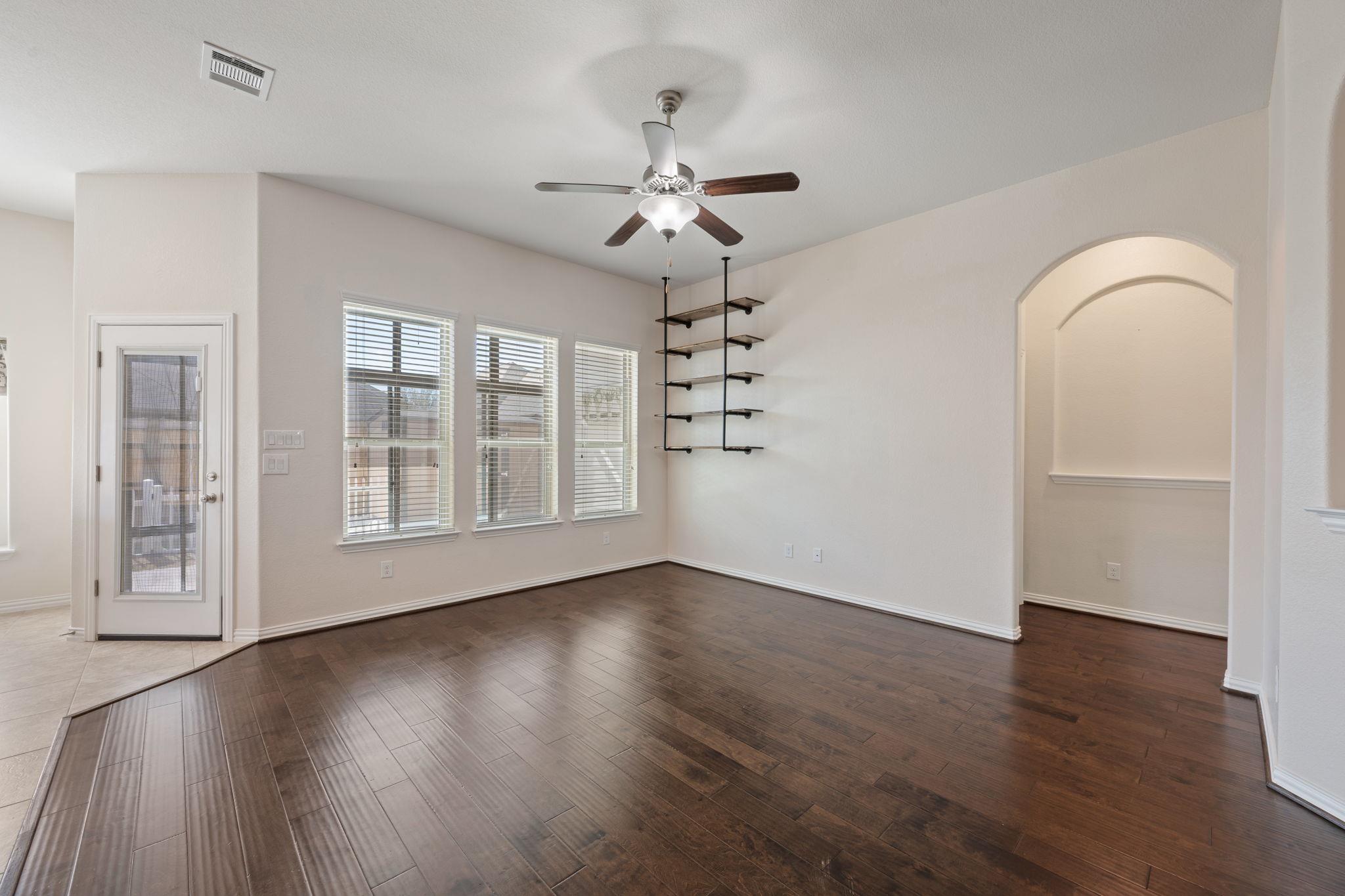 1024 Wolcott Dr, Leander, TX 78641