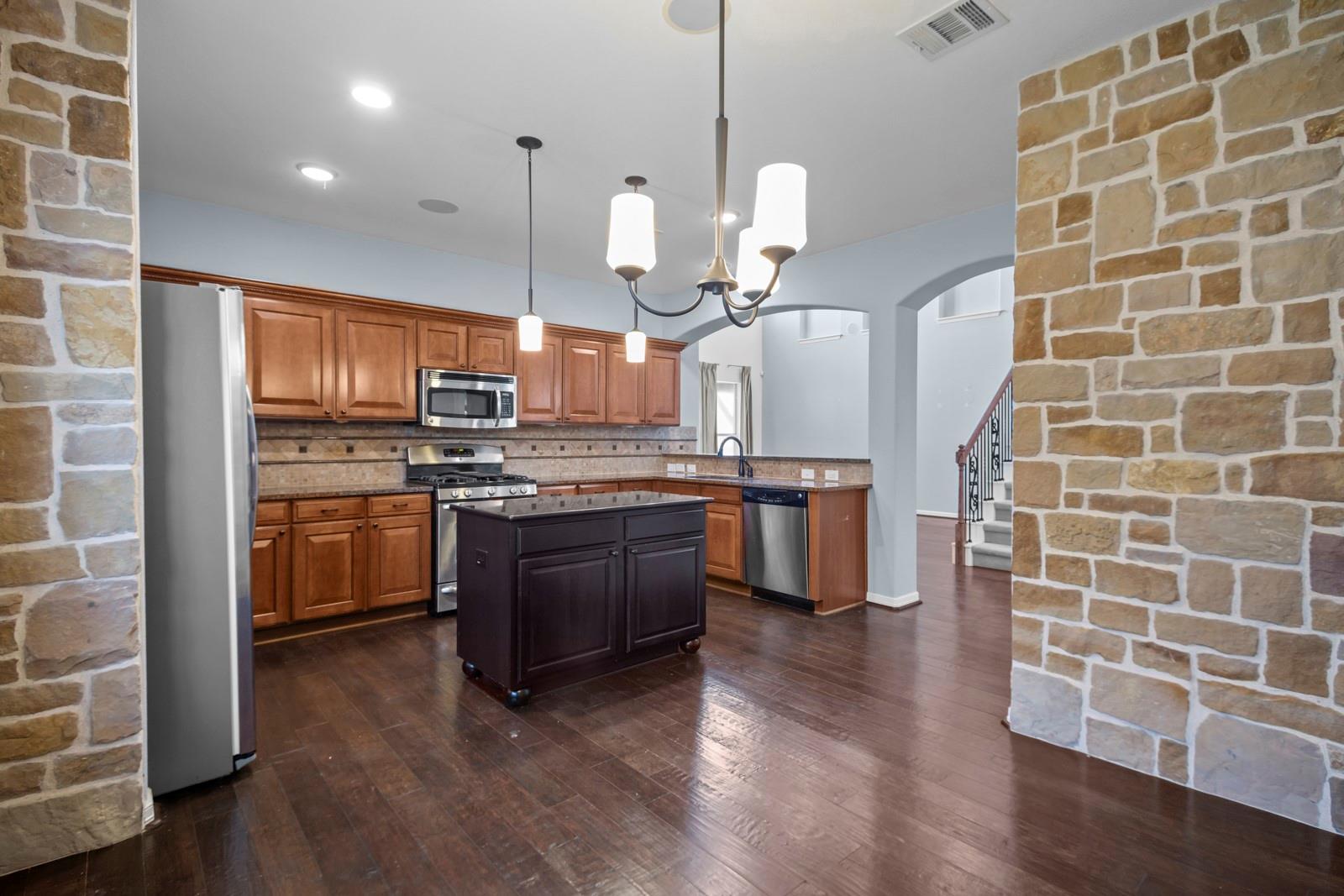 245 Razzmatazz Trl, Buda, TX 78610