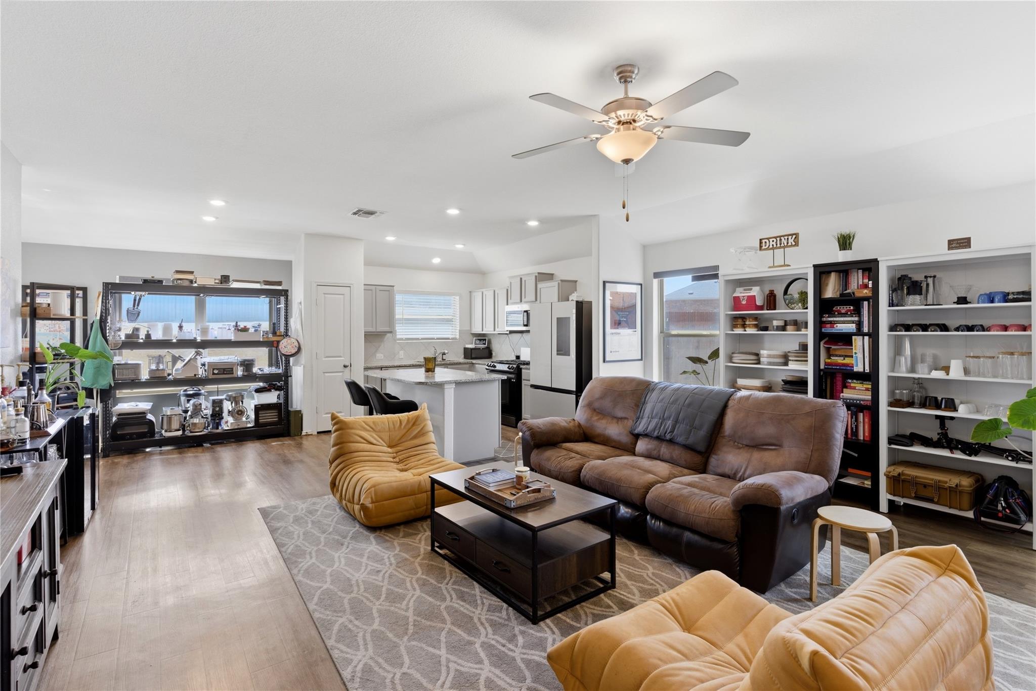 7409 Spring Ray Dr, Del Valle, TX 78617