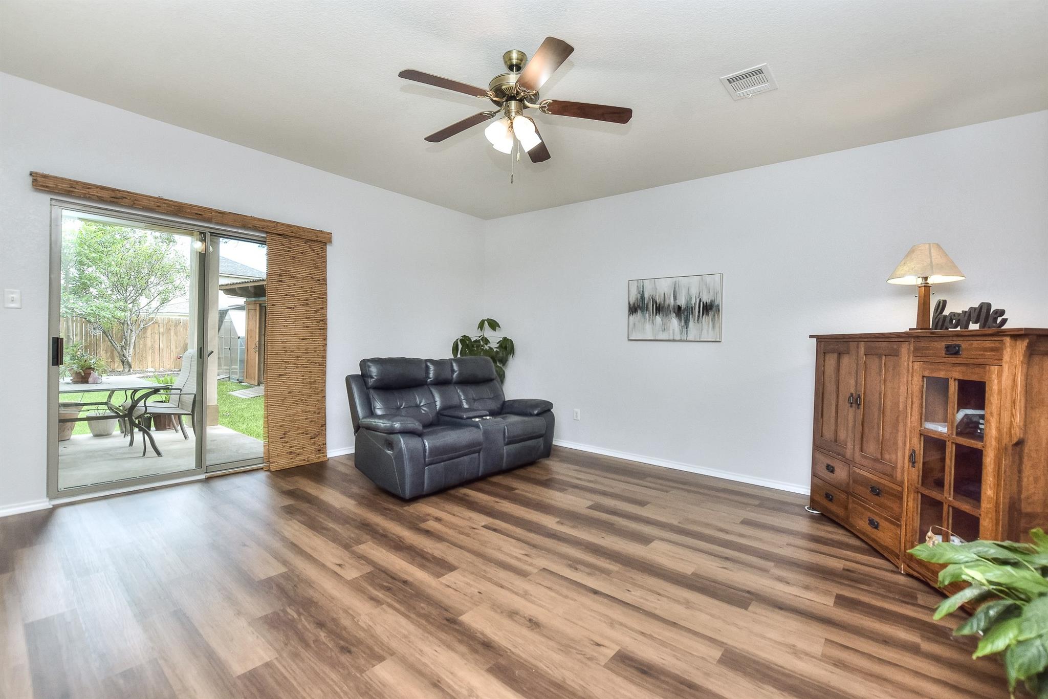 4913 Woodstock Dr Dr, Georgetown, TX 78633