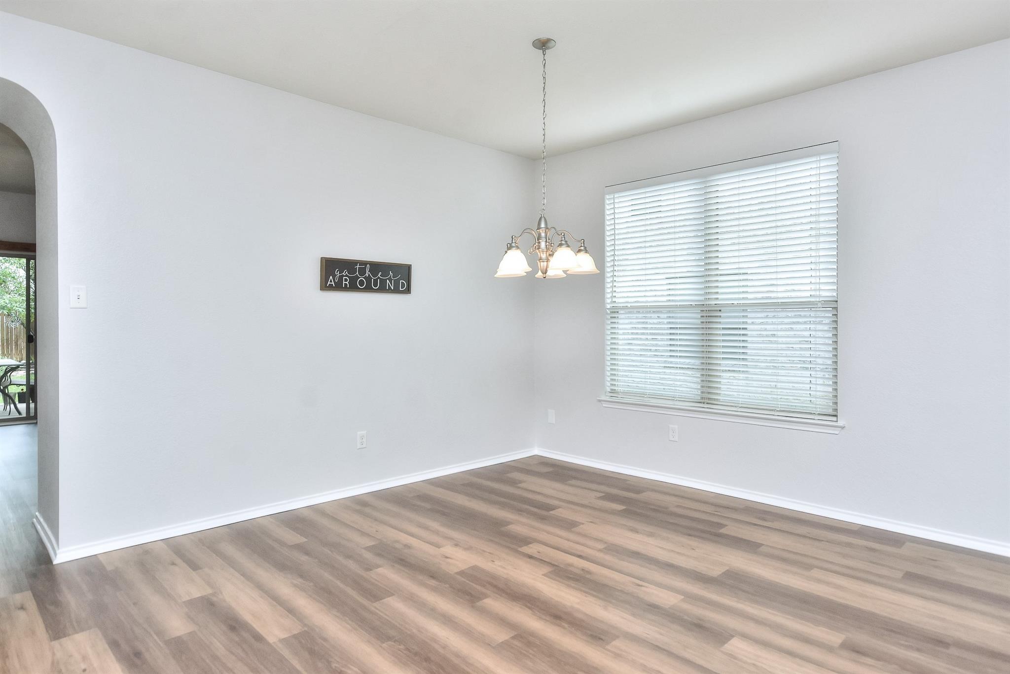 4913 Woodstock Dr Dr, Georgetown, TX 78633