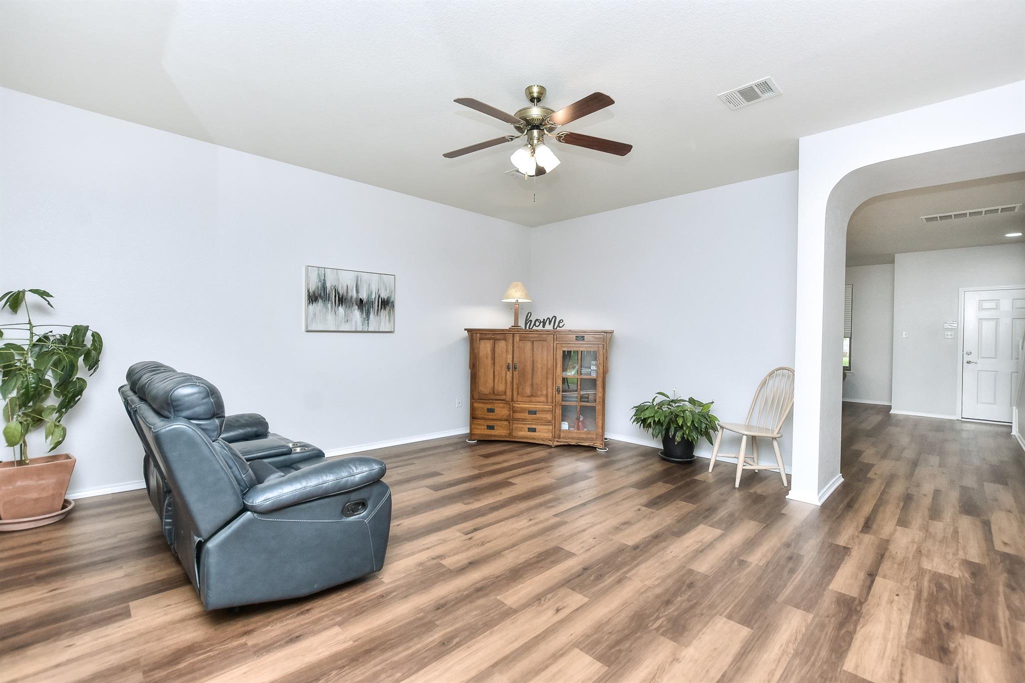 4913 Woodstock Dr Dr, Georgetown, TX 78633